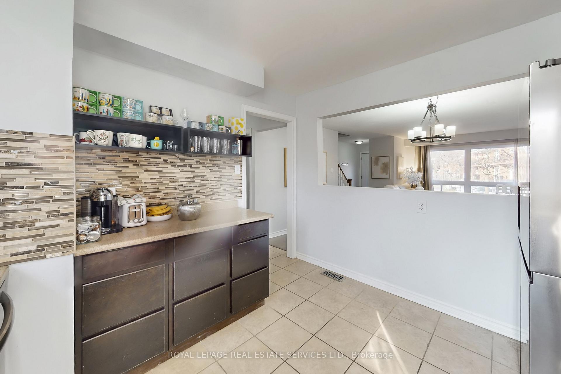 Photo 18 of Unit 25, 3001 Centennial Drive, Burlington, Palmer — HOMEH