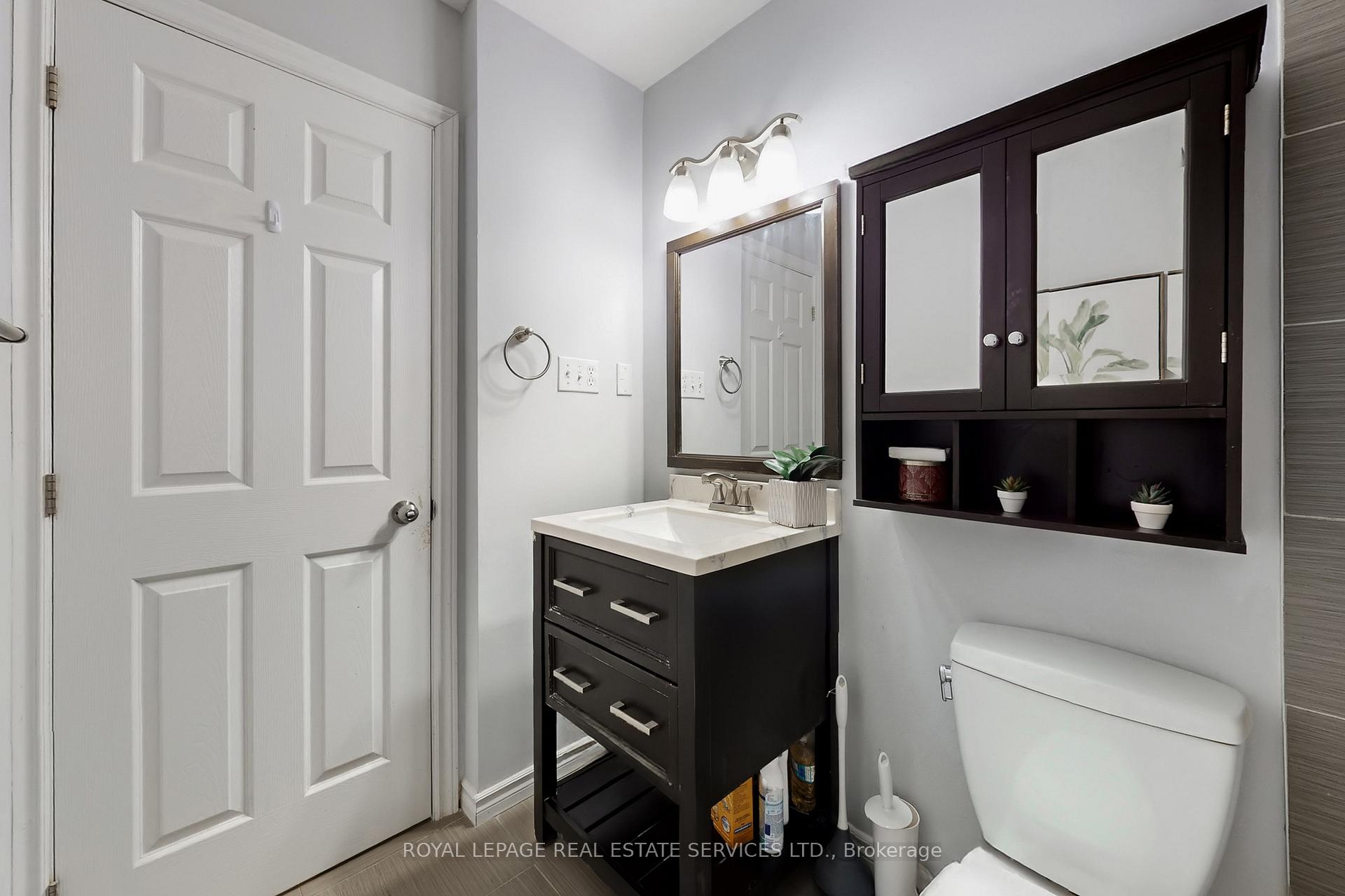 Photo 36 of Unit 25, 3001 Centennial Drive, Burlington, Palmer — HOMEH