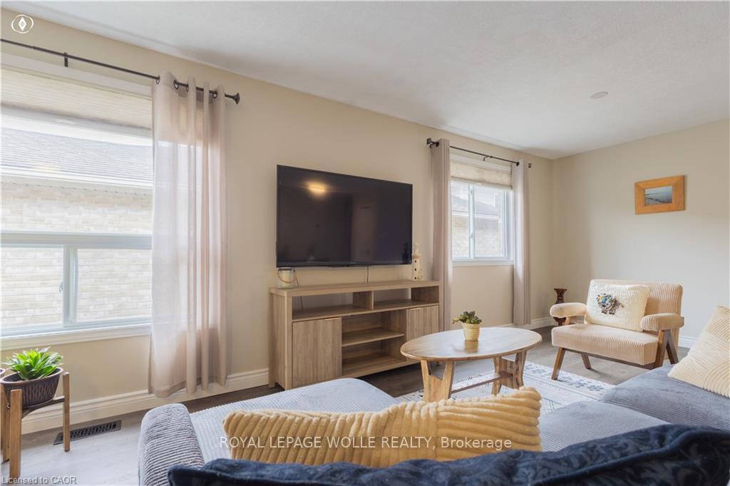 Photo 11 of 104 Kent Street, Cambridge, Blair Road — HOMEH