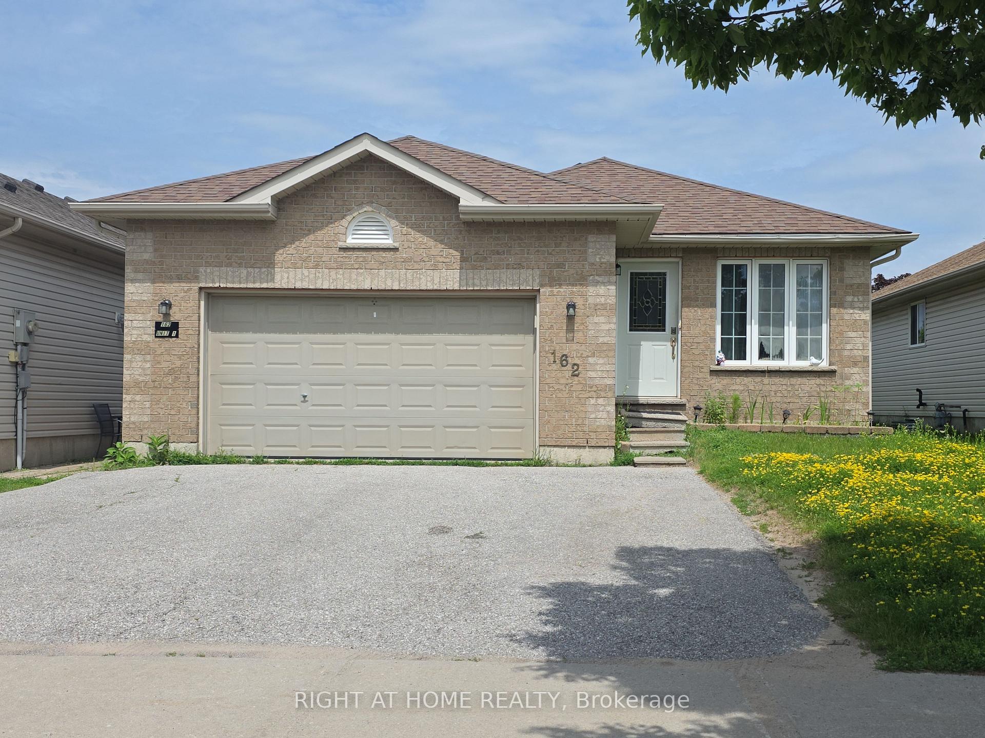 Photo of 162 Hanmer Street E