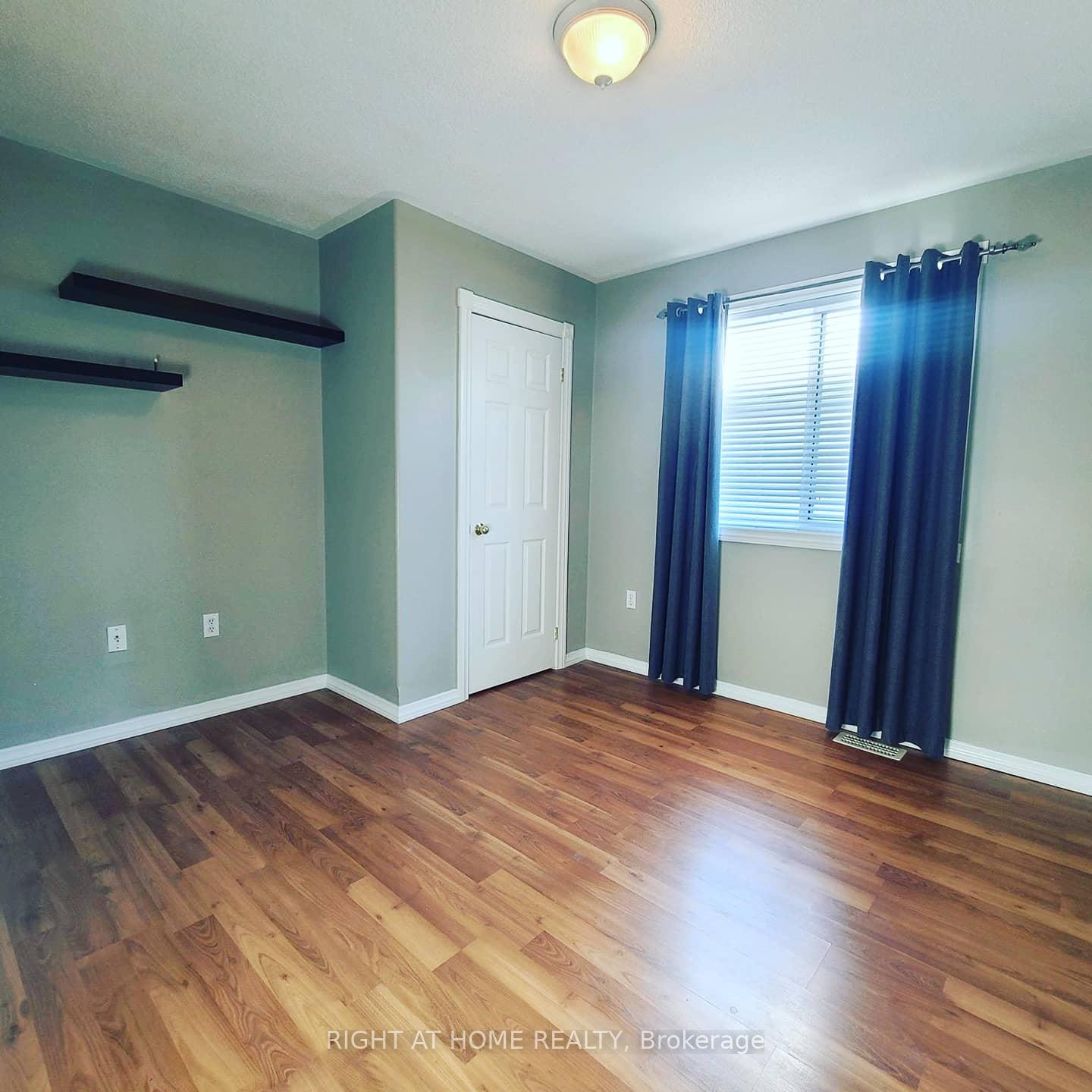 Photo 4 of 162 Hanmer Street E, Barrie, East Bayfield — HOMEH