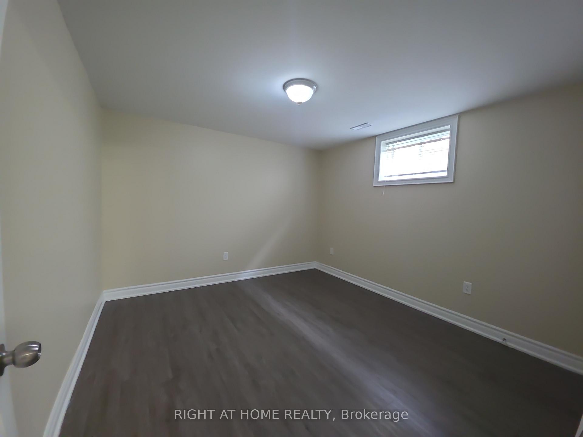 Photo 13 of 162 Hanmer Street E, Barrie, East Bayfield — HOMEH