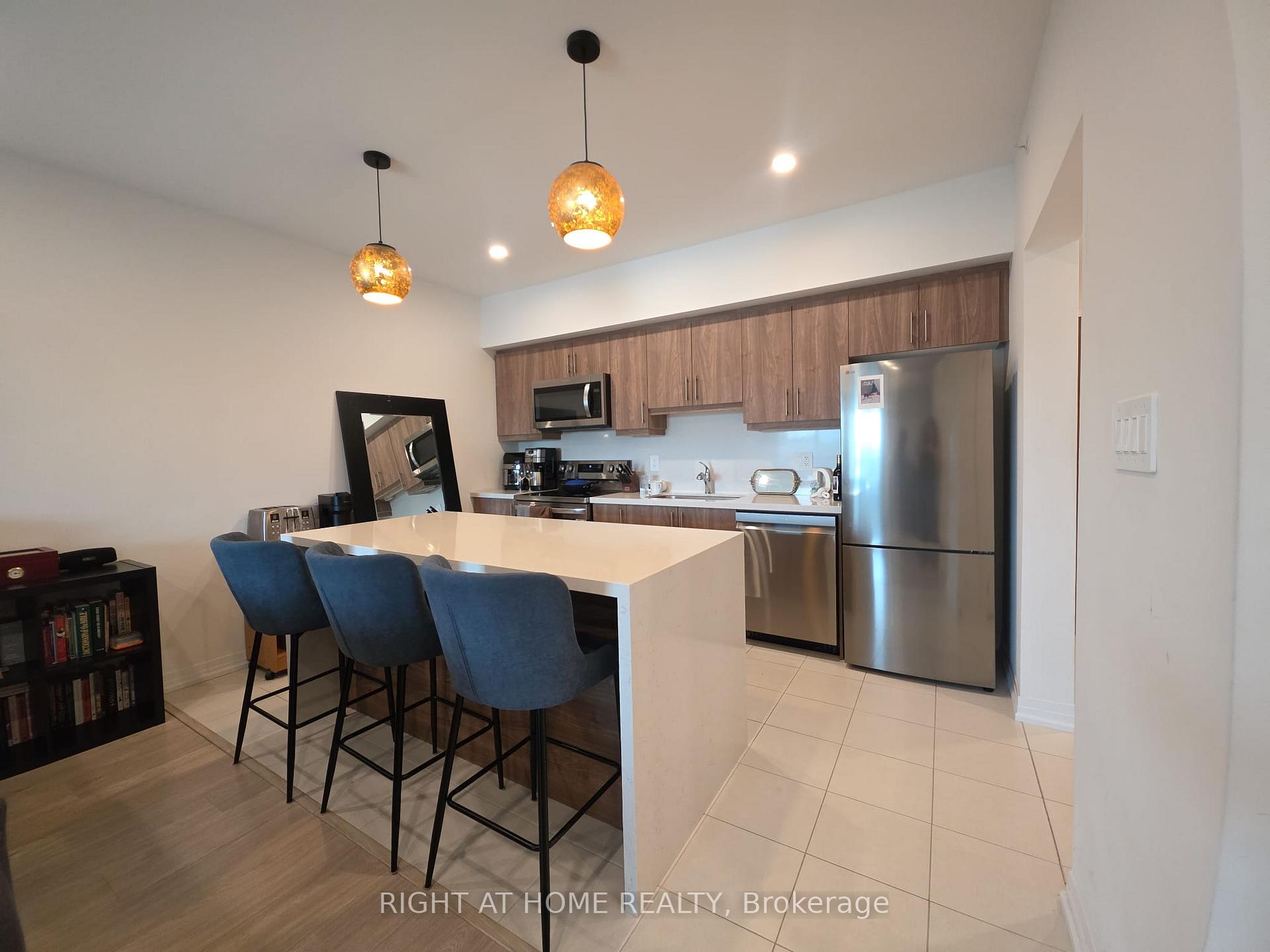 Photo 8 of Unit 405, 15 Kneeshaw Drive, Barrie, Painswick South — HOMEH