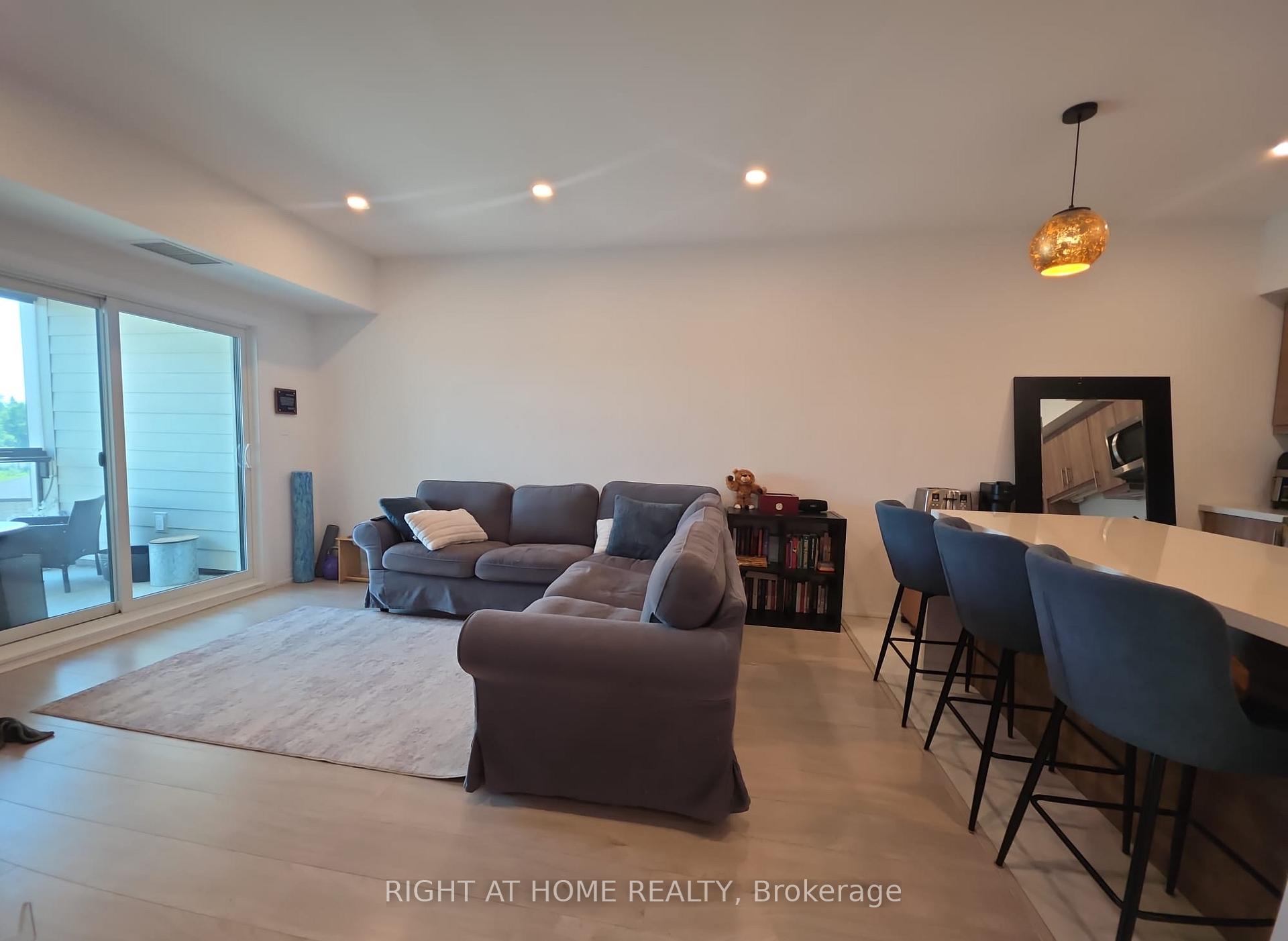 Photo 10 of Unit 405, 15 Kneeshaw Drive, Barrie, Painswick South — HOMEH