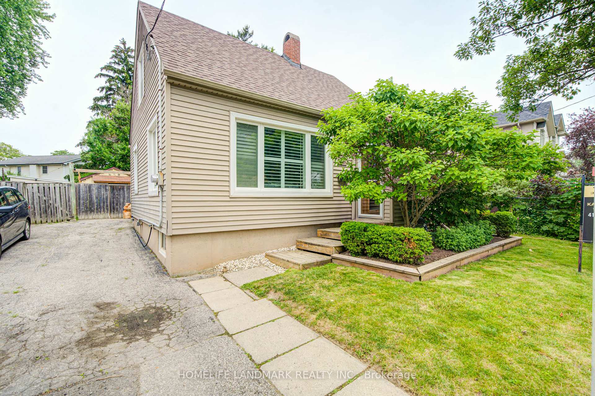 Photo 1 of 16 Warvet Crescent, Toronto, O'Connor-Parkview — HOMEH