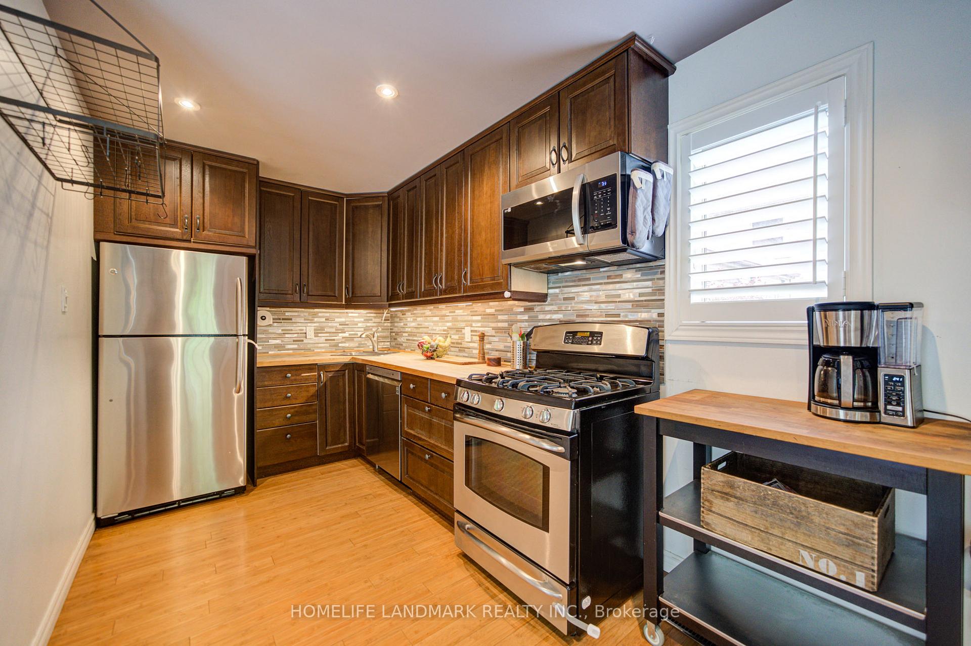 Photo 3 of 16 Warvet Crescent, Toronto, O'Connor-Parkview — HOMEH