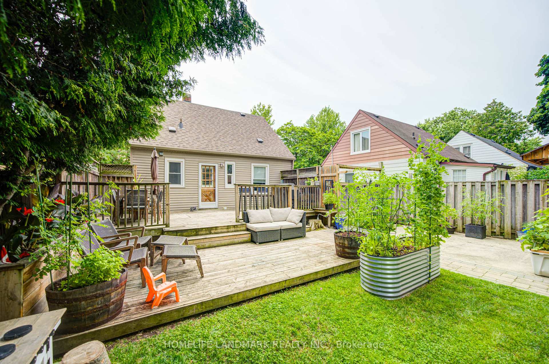 Photo 28 of 16 Warvet Crescent, Toronto, O'Connor-Parkview — HOMEH