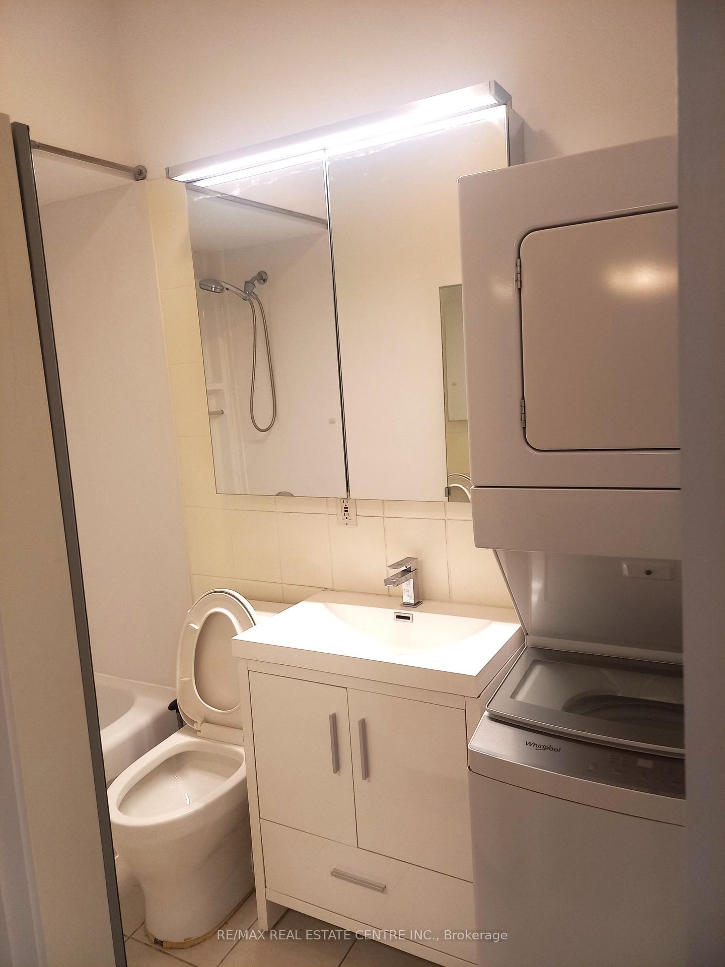 Photo 8 of Unit 3, 129 Walmer Road, Toronto, The Annex — HOMEH