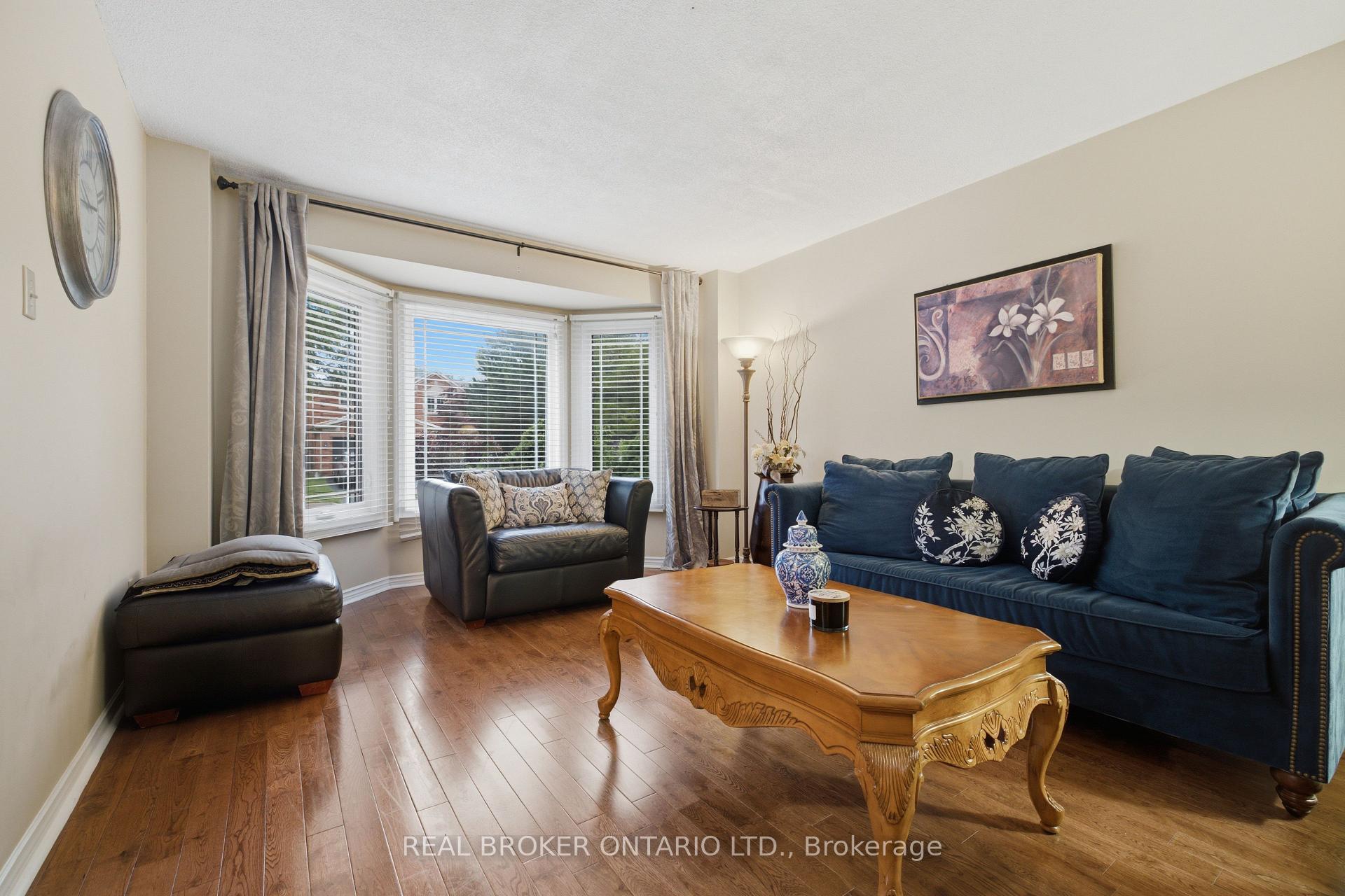 Photo 7 of 1356 Mapleridge Crescent, Oakville, Glen Abbey — HOMEH