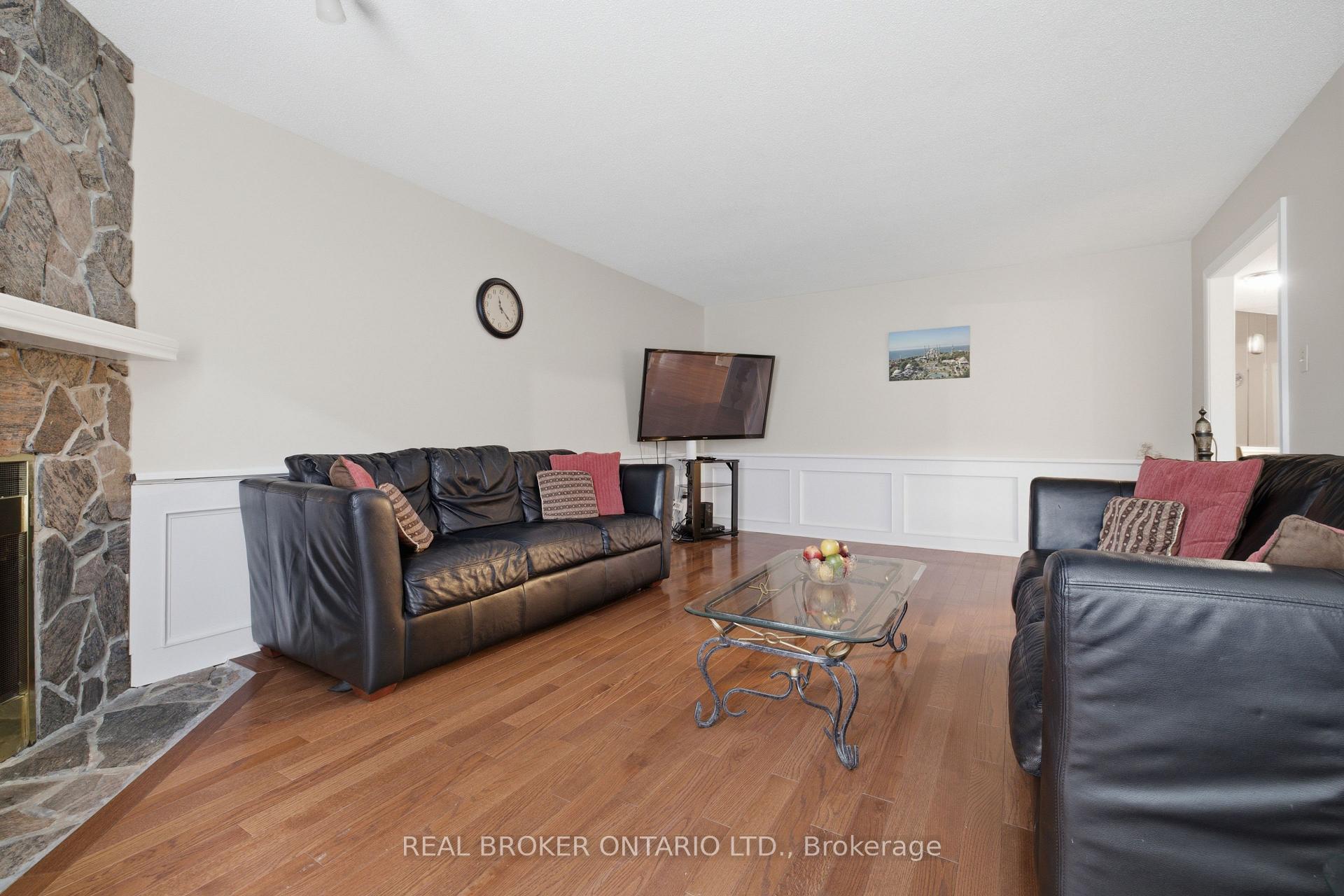 Photo 9 of 1356 Mapleridge Crescent, Oakville, Glen Abbey — HOMEH