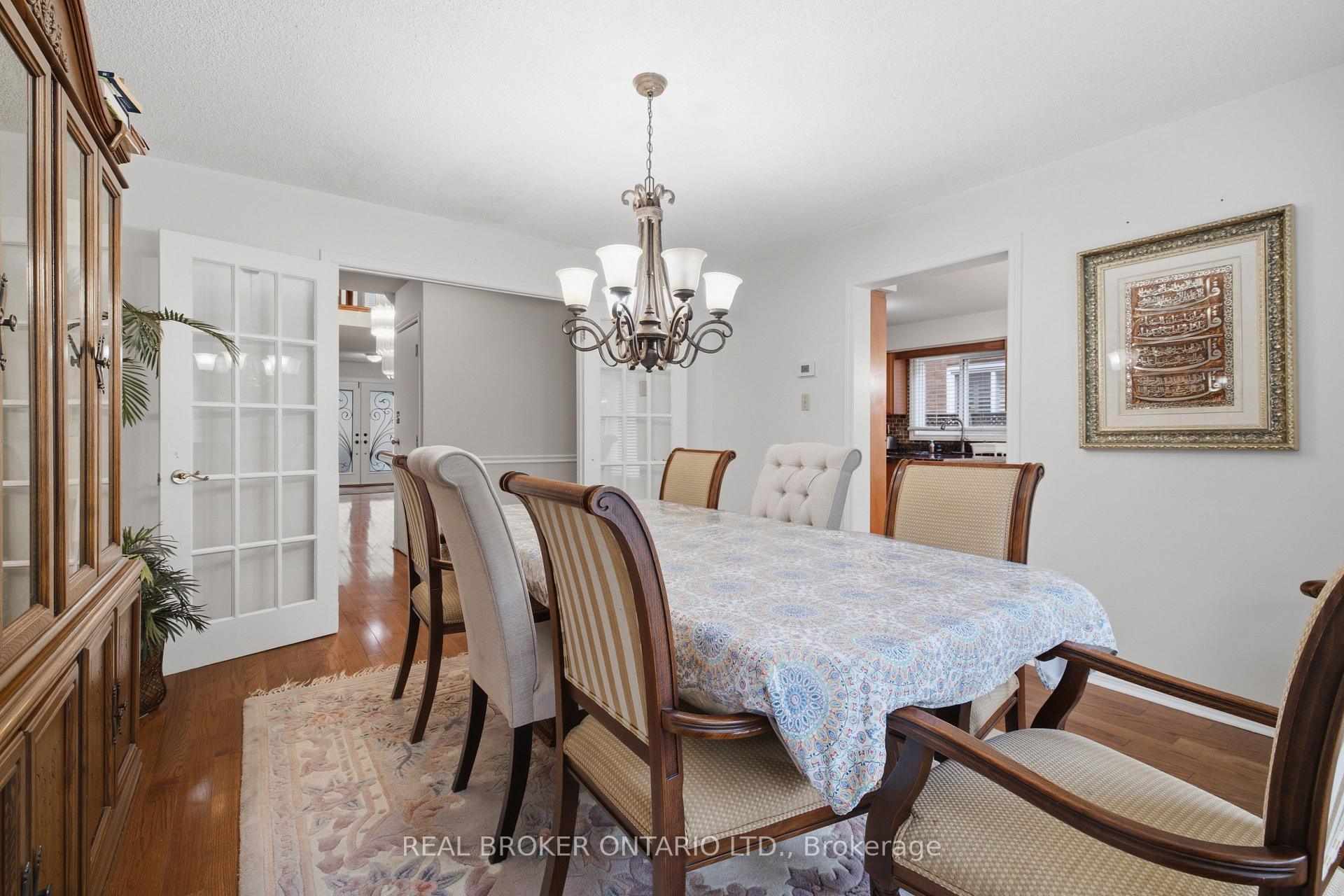 Photo 11 of 1356 Mapleridge Crescent, Oakville, Glen Abbey — HOMEH