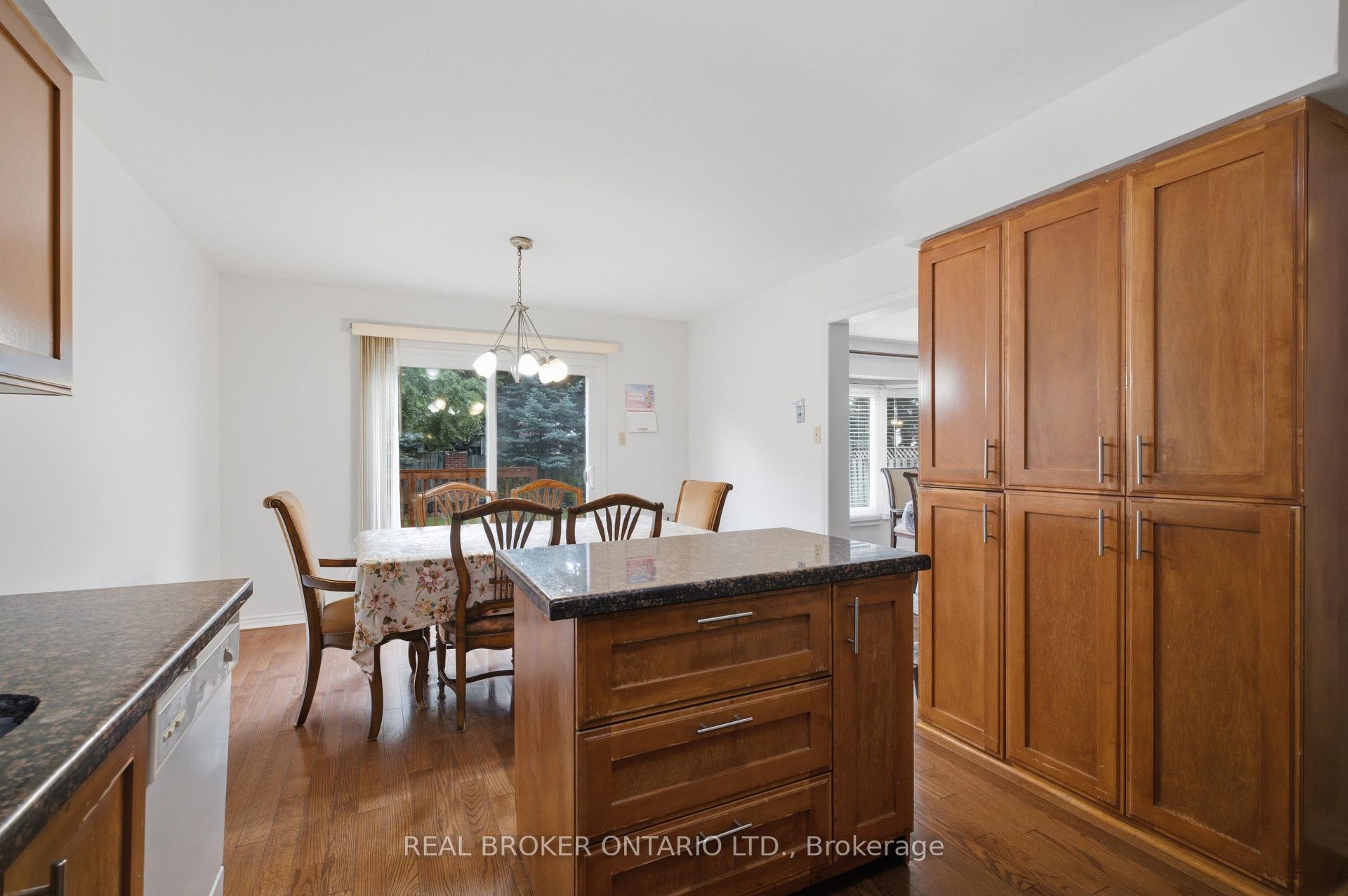 Photo 14 of 1356 Mapleridge Crescent, Oakville, Glen Abbey — HOMEH