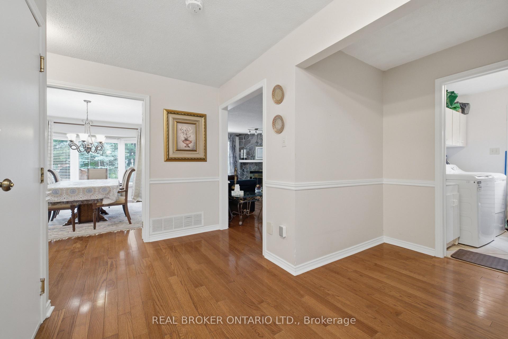 Photo 15 of 1356 Mapleridge Crescent, Oakville, Glen Abbey — HOMEH