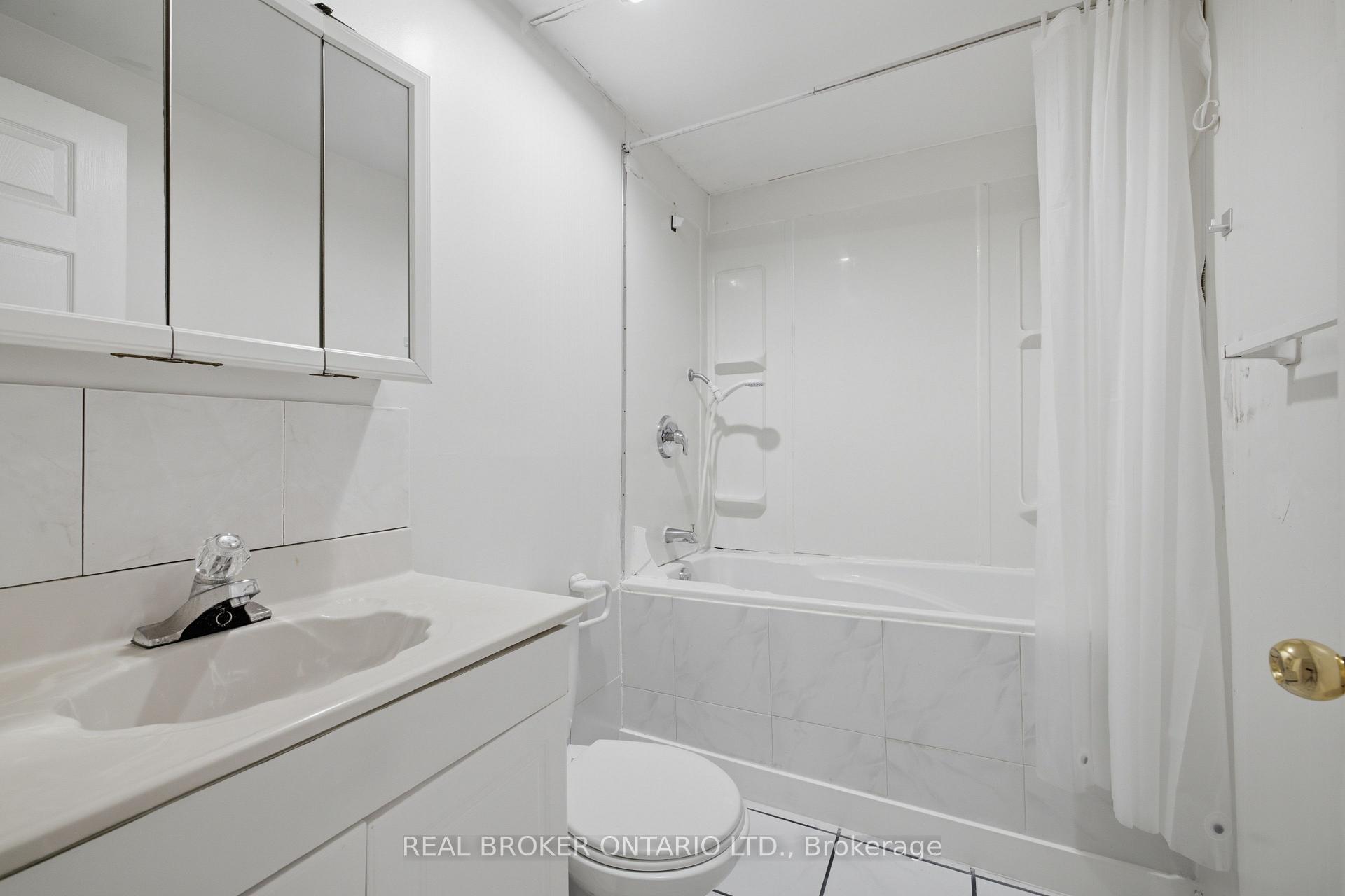 Photo 33 of 1356 Mapleridge Crescent, Oakville, Glen Abbey — HOMEH