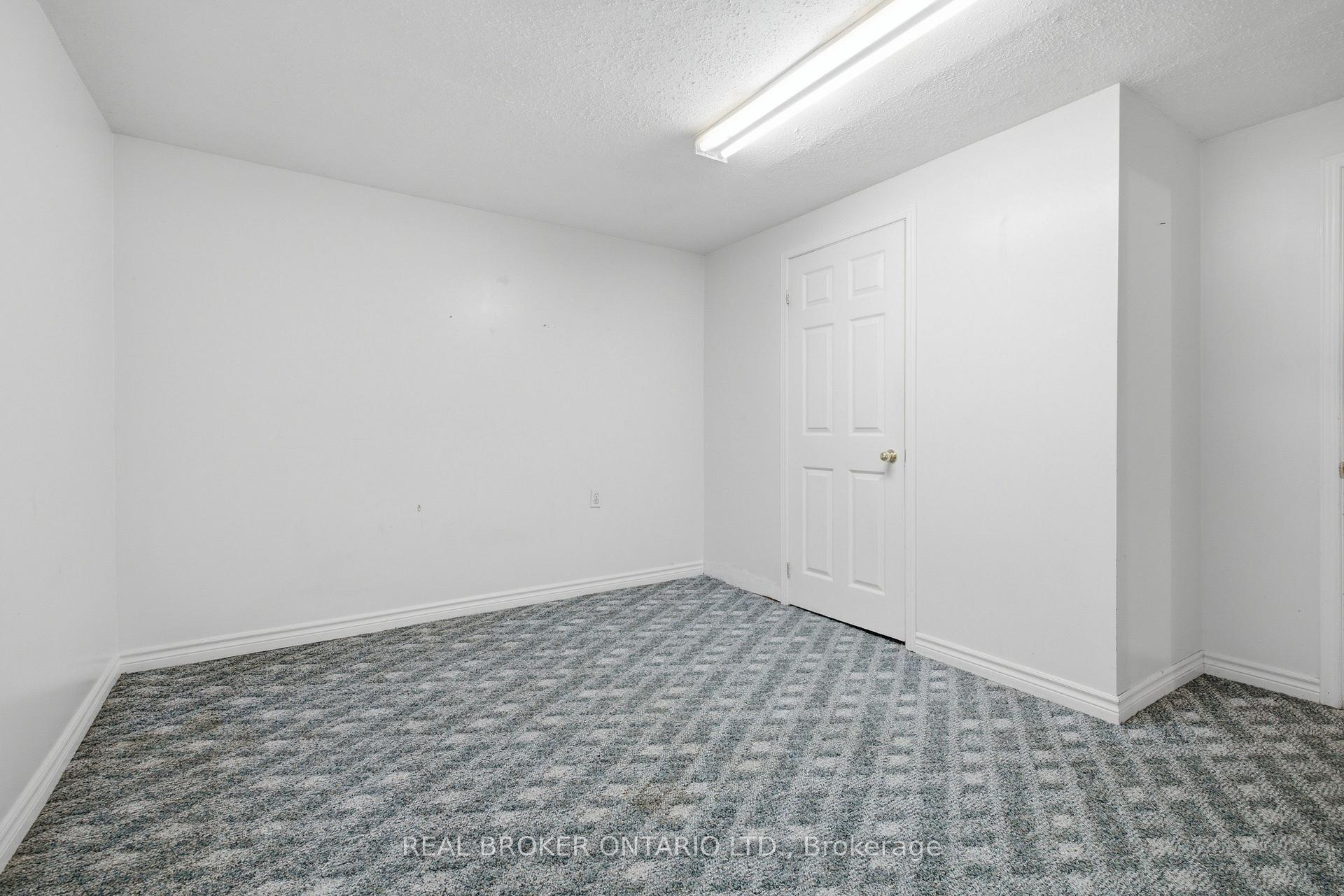 Photo 35 of 1356 Mapleridge Crescent, Oakville, Glen Abbey — HOMEH