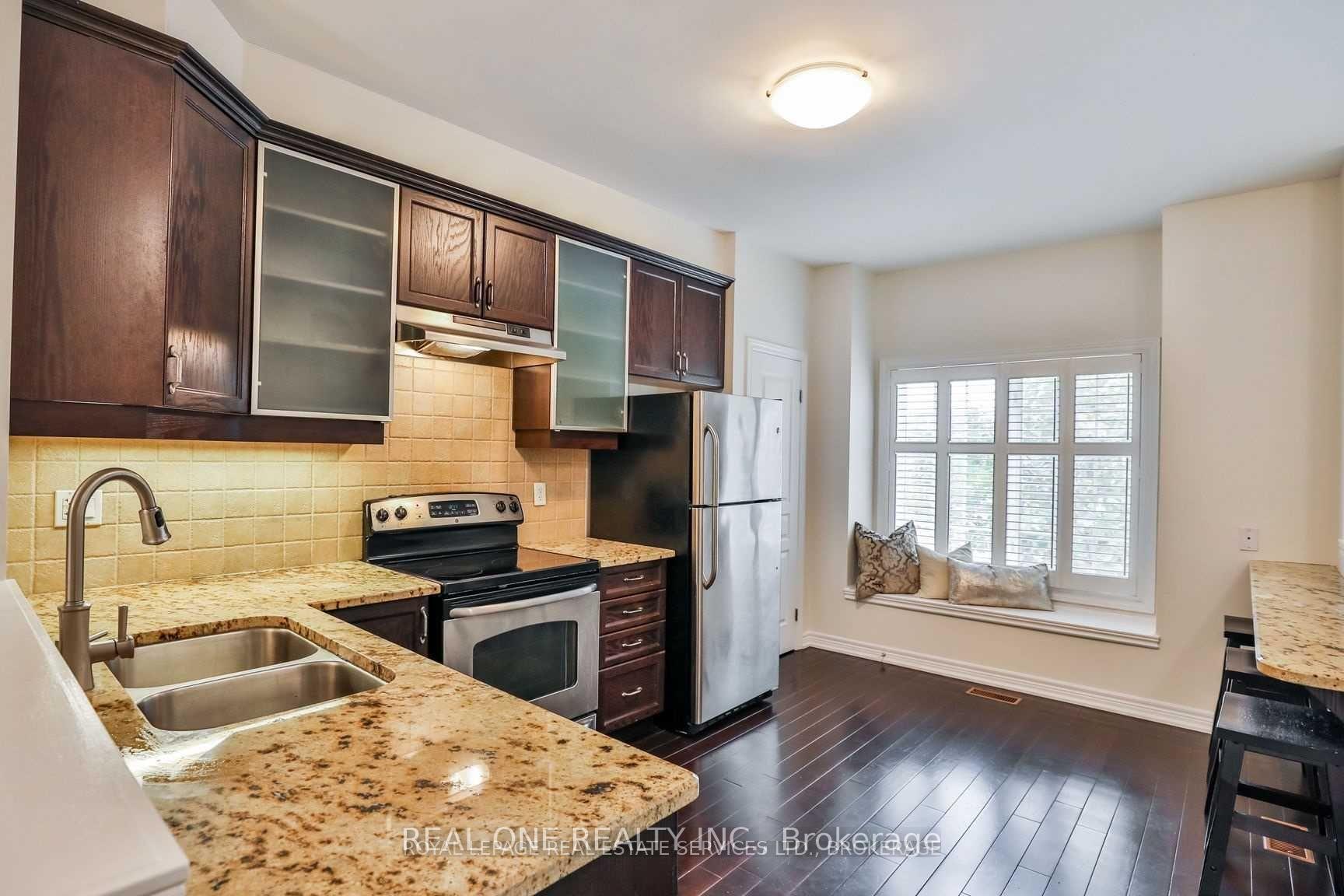 Photo 3 of 4264 Ingram common, Burlington, Shoreacres — HOMEH
