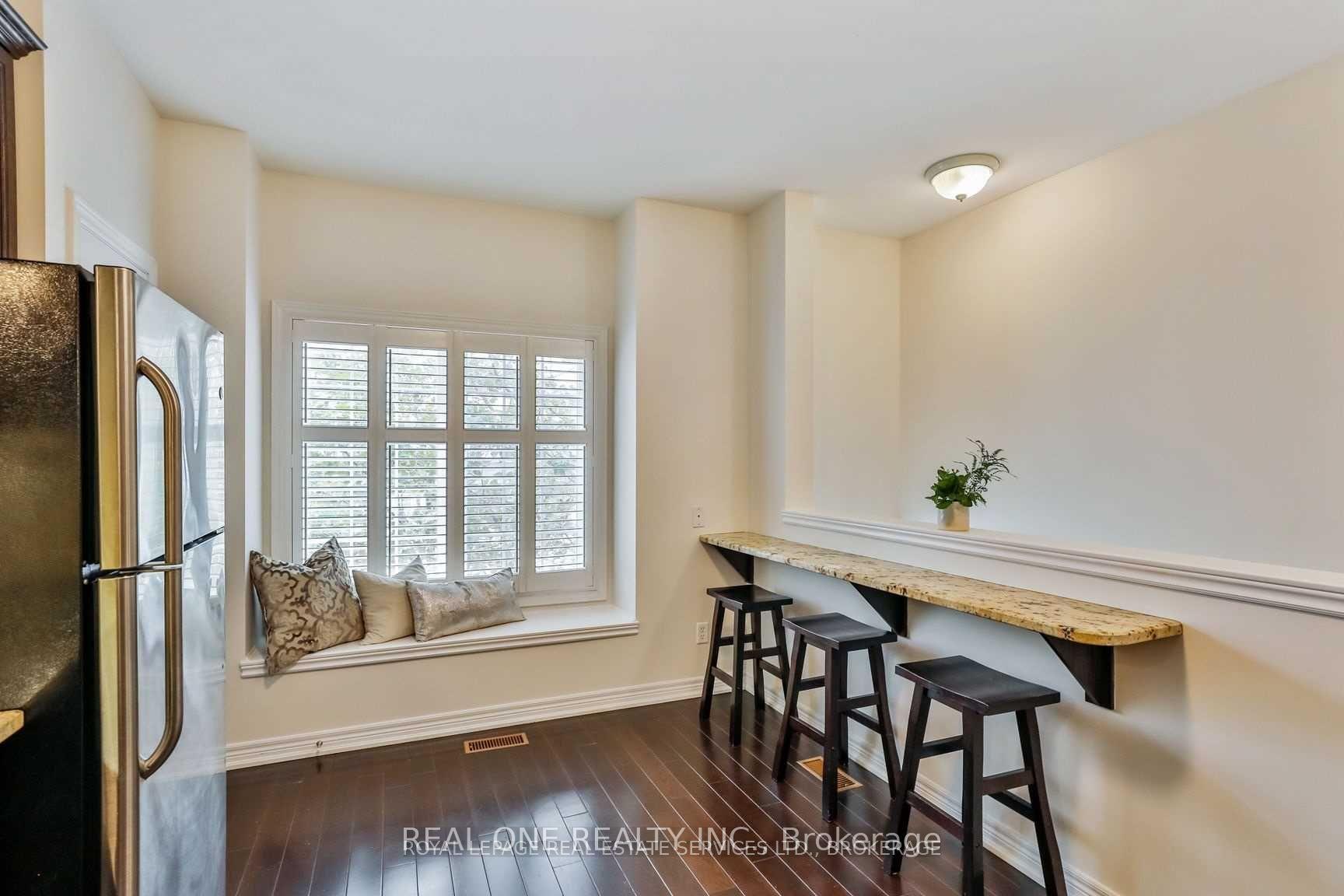 Photo 4 of 4264 Ingram common, Burlington, Shoreacres — HOMEH