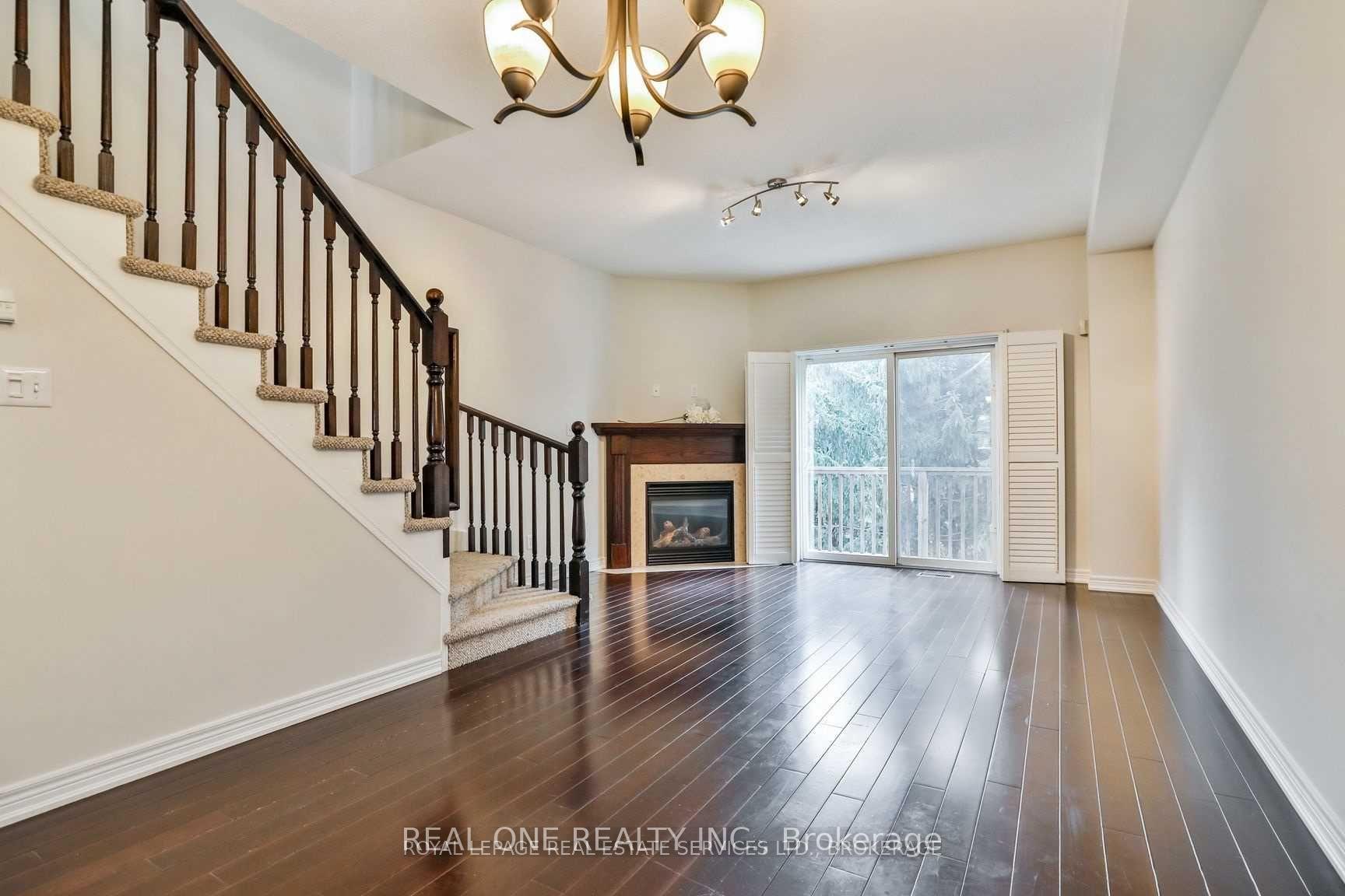 Photo 7 of 4264 Ingram common, Burlington, Shoreacres — HOMEH
