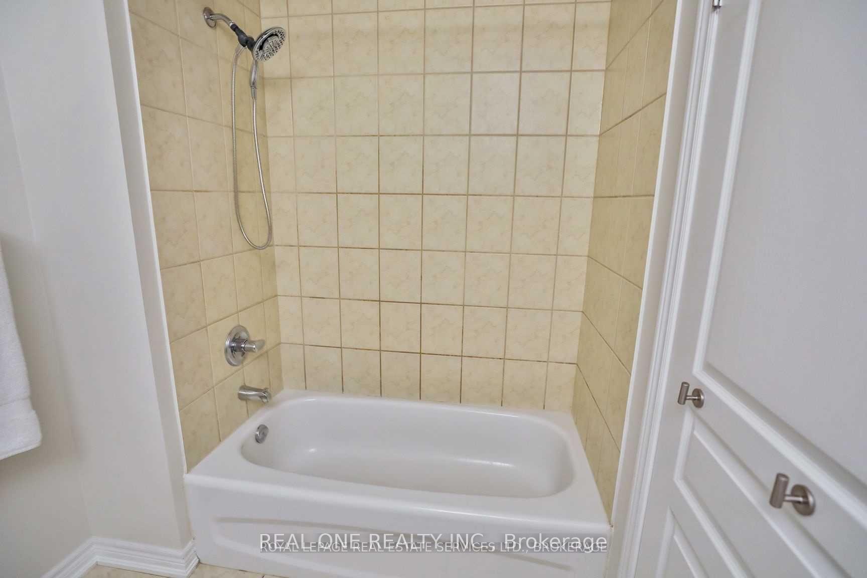 Photo 16 of 4264 Ingram common, Burlington, Shoreacres — HOMEH
