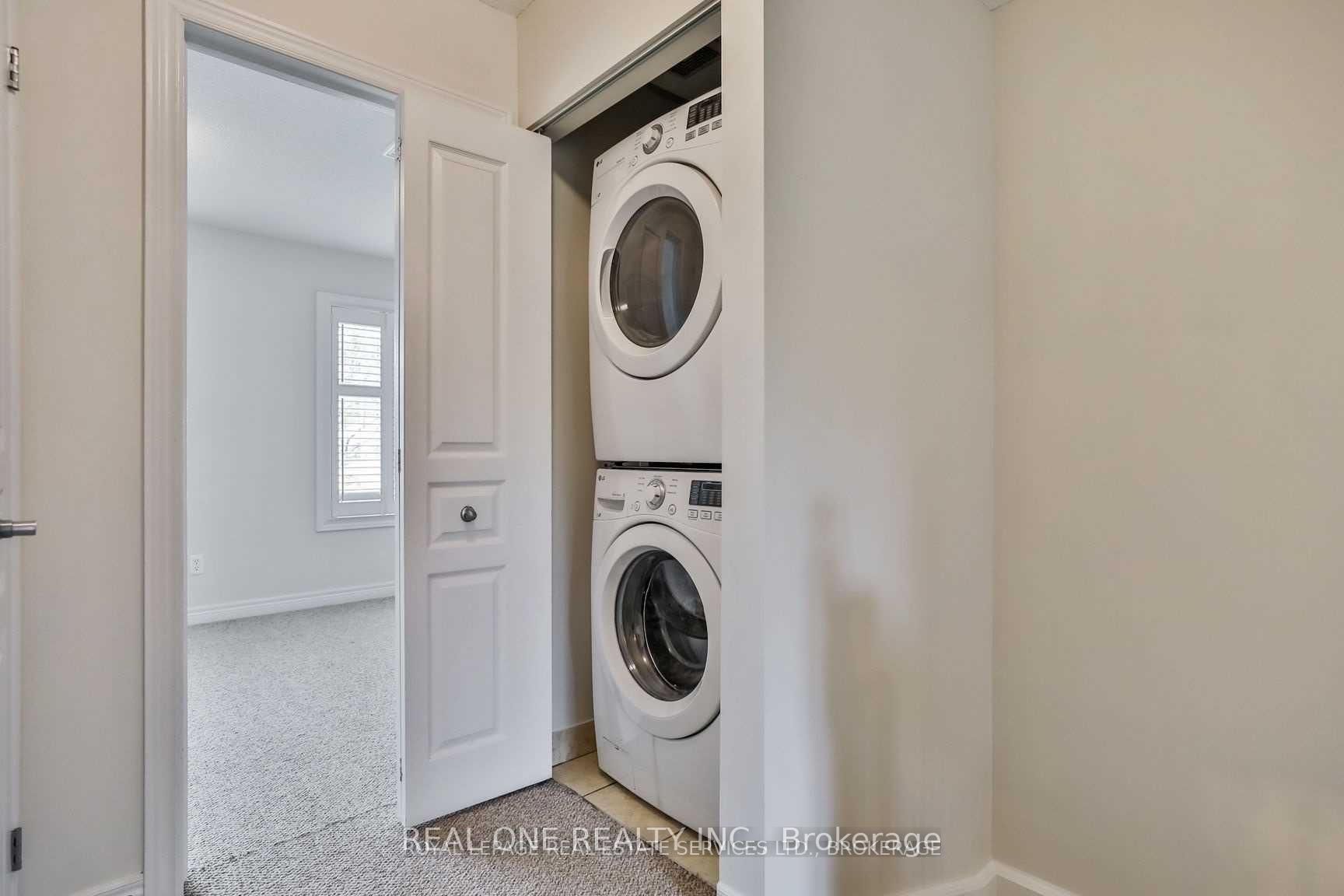 Photo 17 of 4264 Ingram common, Burlington, Shoreacres — HOMEH