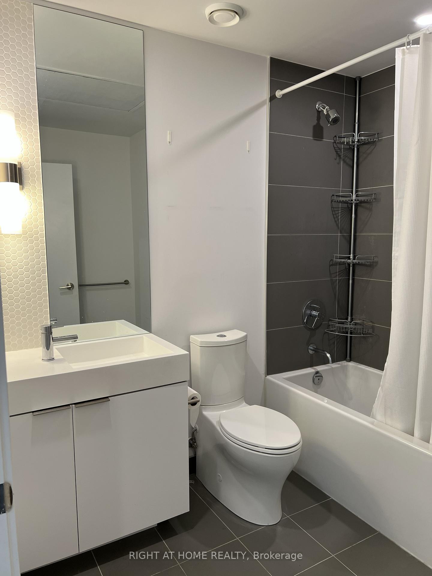 Photo 7 of Unit 1805, 33 Helendale Avenue, Toronto, Yonge-Eglinton — HOMEH