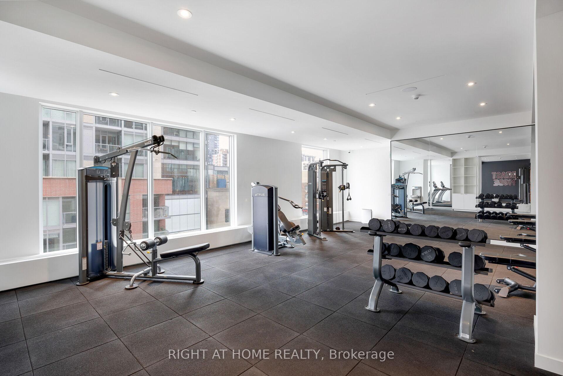 Photo 9 of Unit 1805, 33 Helendale Avenue, Toronto, Yonge-Eglinton — HOMEH