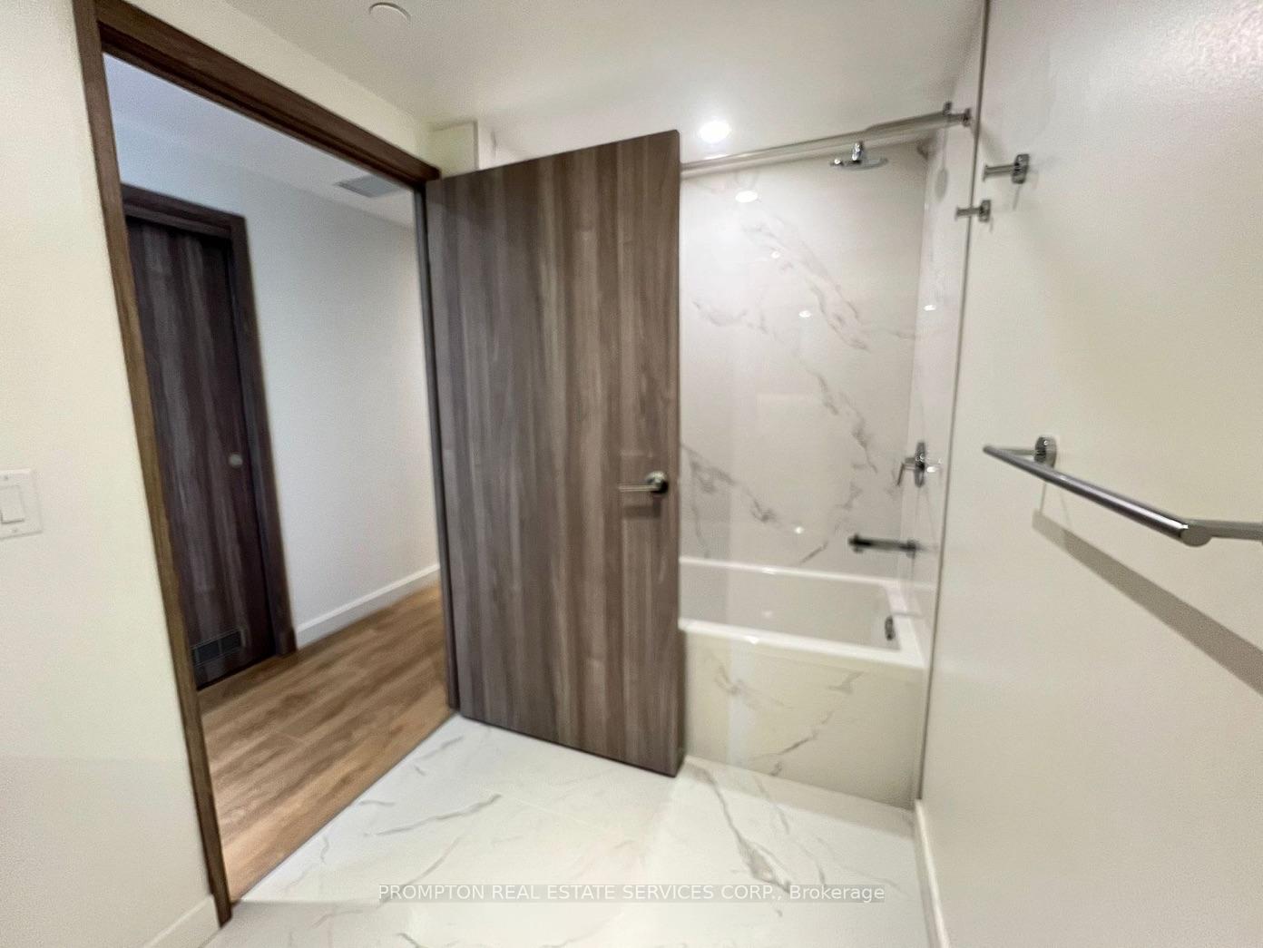 Photo 7 of Unit 2012, 27 Mcmahon Drive, North York, Bayview Village — HOMEH