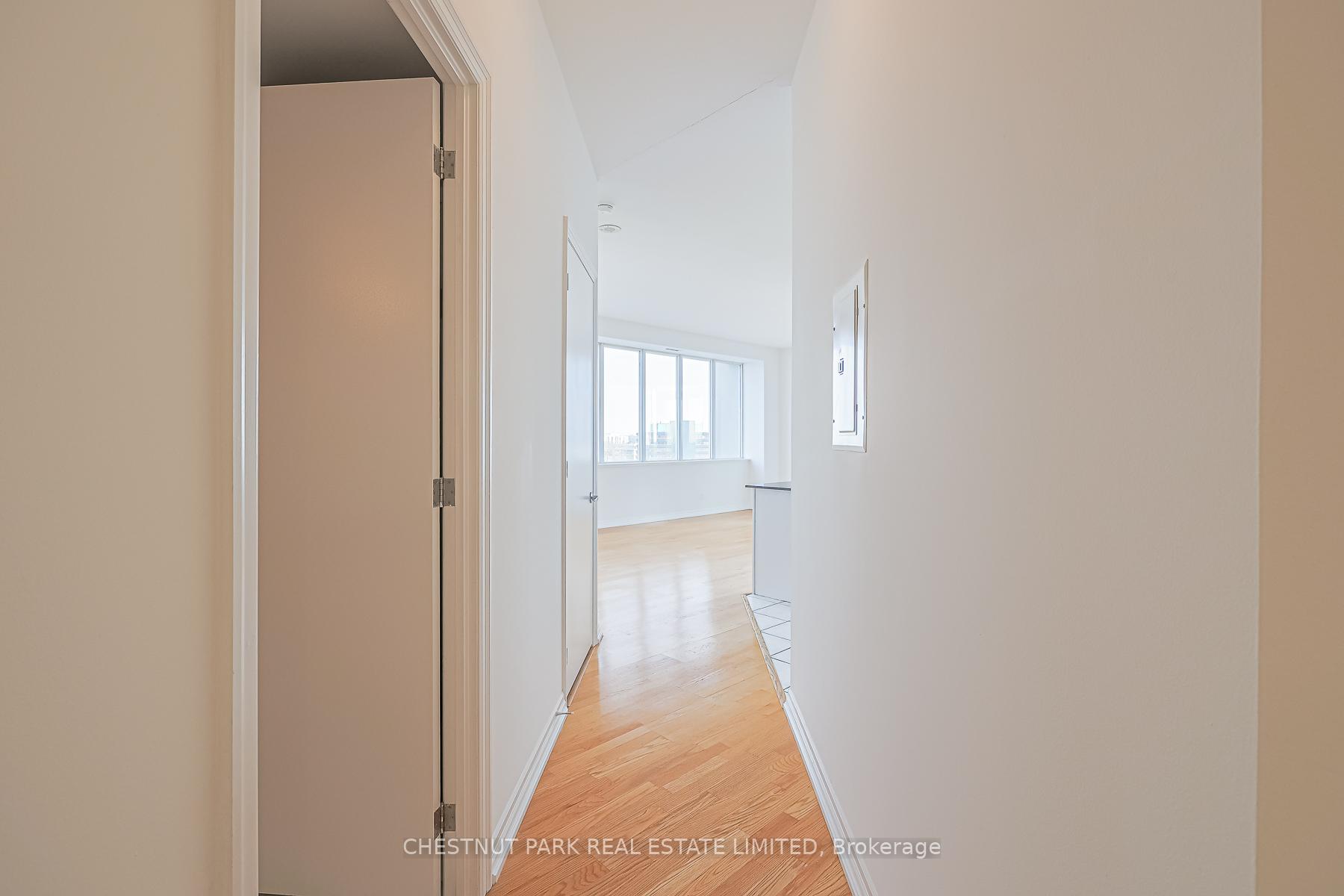 Photo 4 of Unit 808, 797 Don Mills Road, Toronto, Flemingdon Park — HOMEH