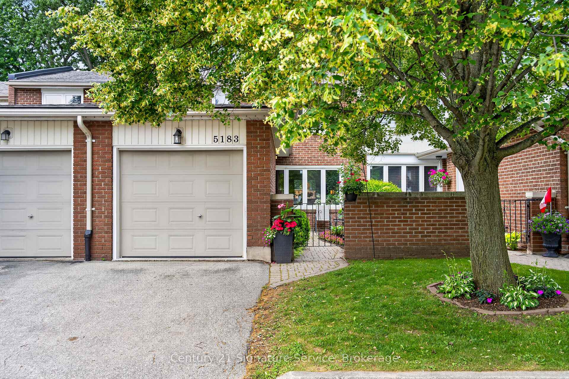 Photo 1 of 5183 Banting Court, Burlington, Appleby — HOMEH