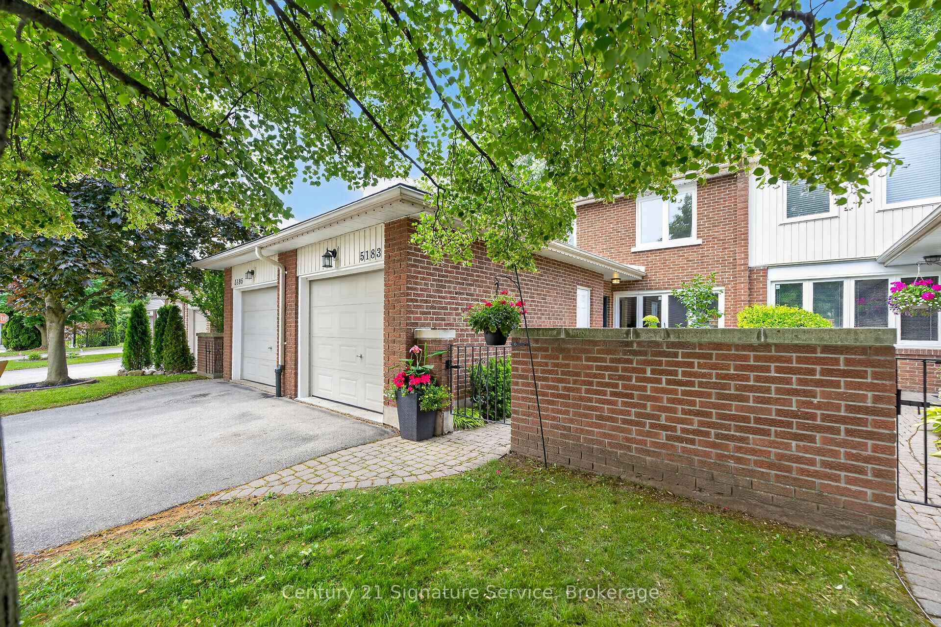 Photo 2 of 5183 Banting Court, Burlington, Appleby — HOMEH
