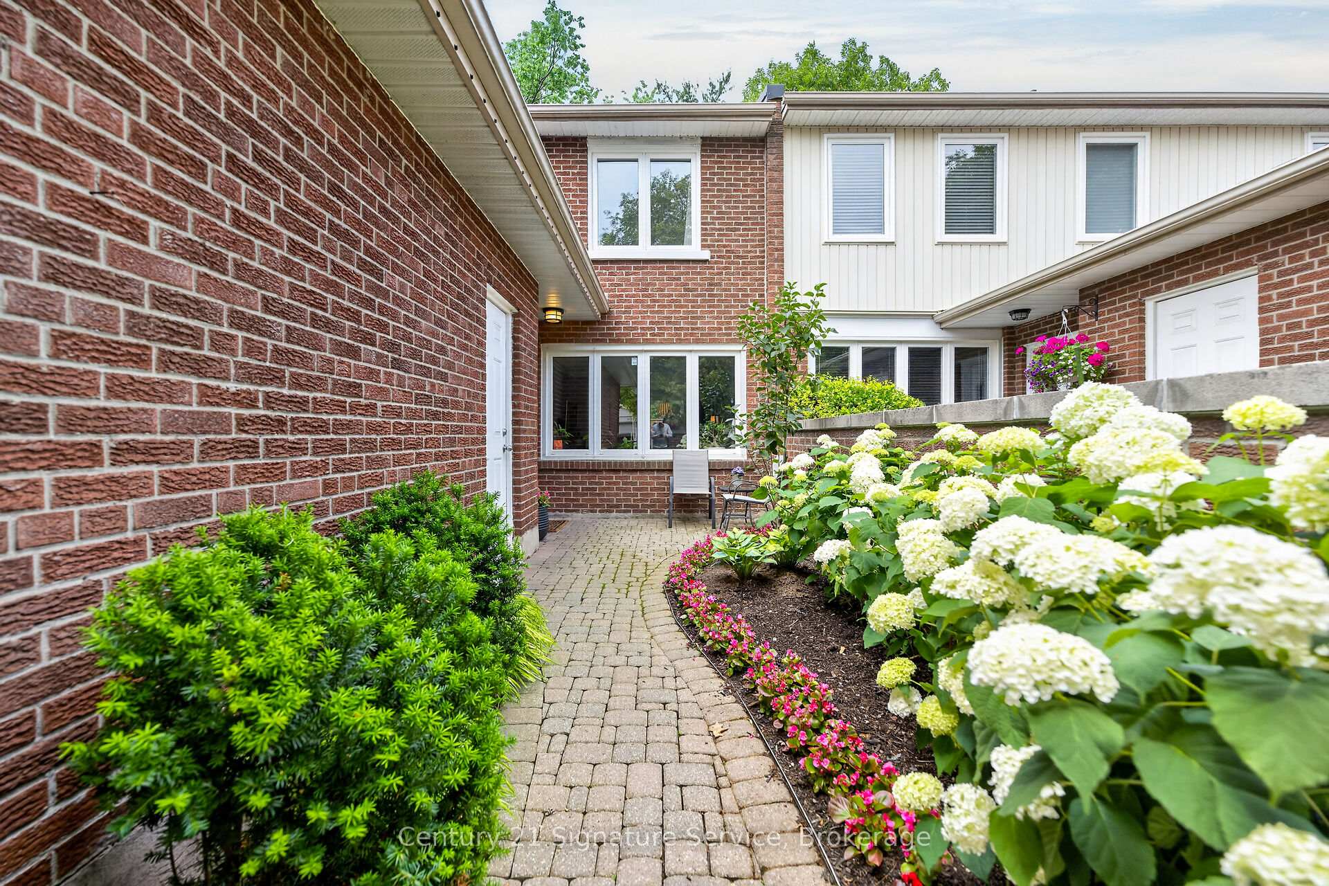 Photo 3 of 5183 Banting Court, Burlington, Appleby — HOMEH