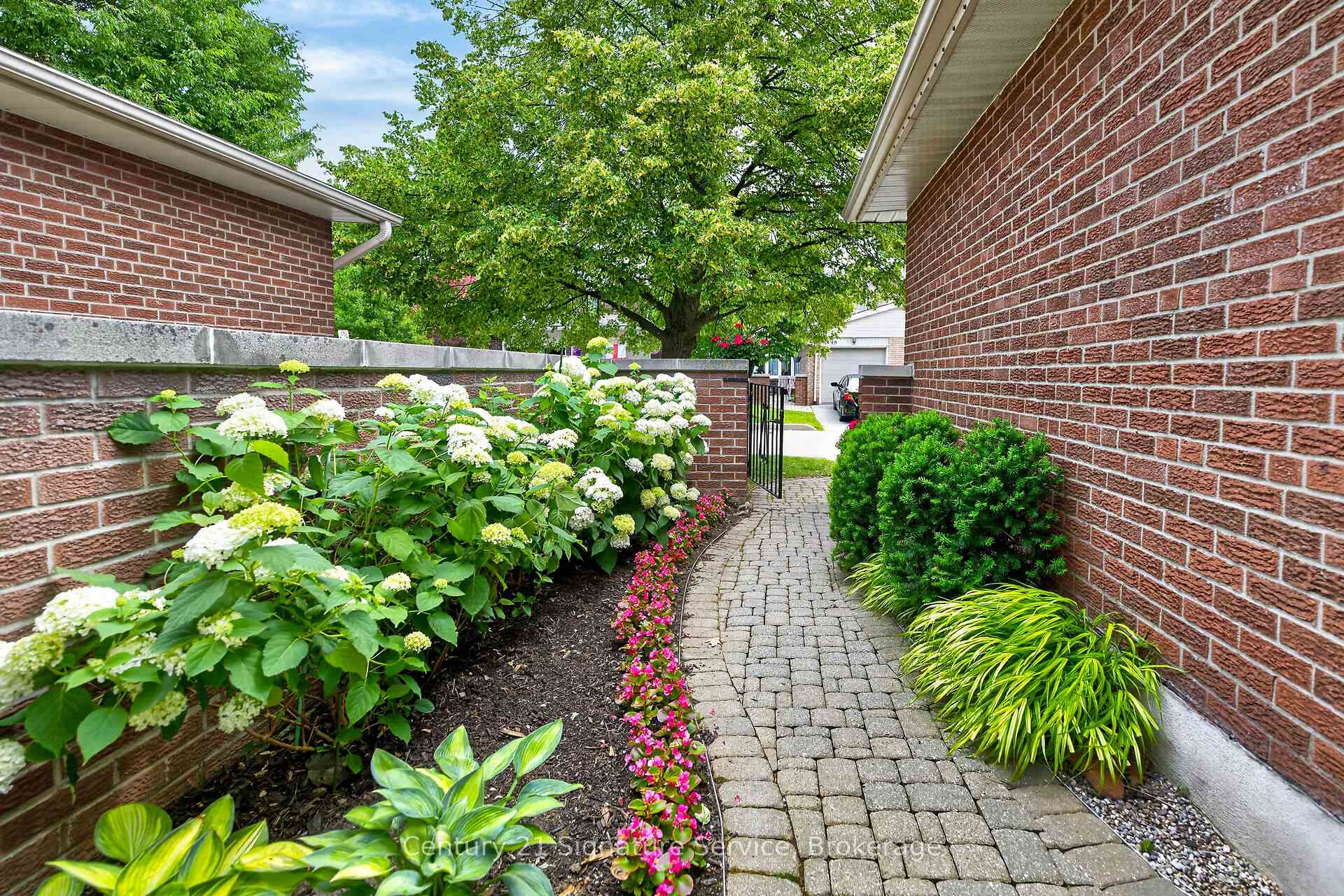 Photo 4 of 5183 Banting Court, Burlington, Appleby — HOMEH