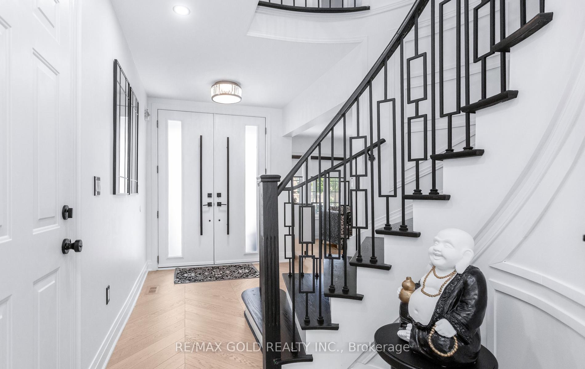 Photo 3 of 33 Nina Place, Brampton, Fletcher's Meadow — HOMEH