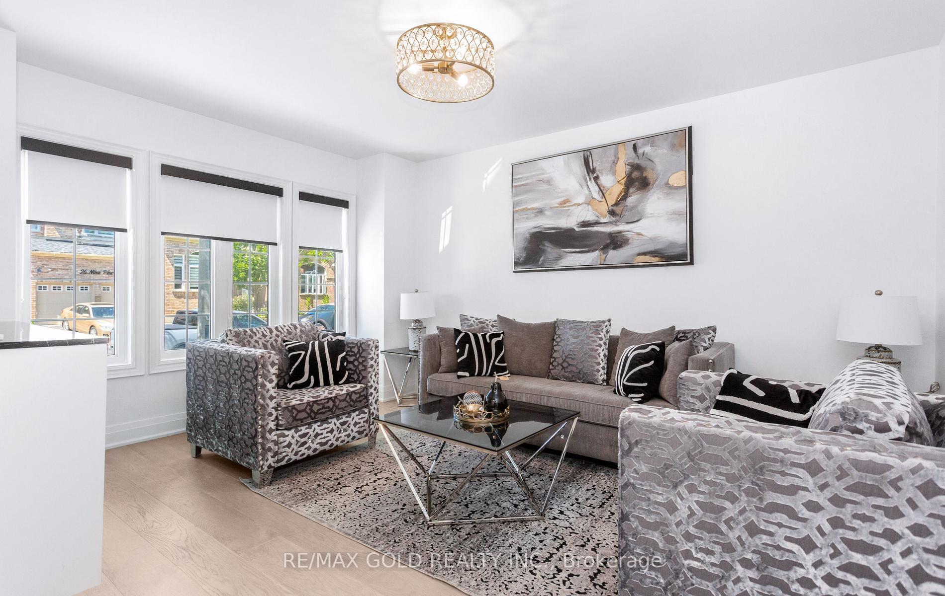 Photo 5 of 33 Nina Place, Brampton, Fletcher's Meadow — HOMEH