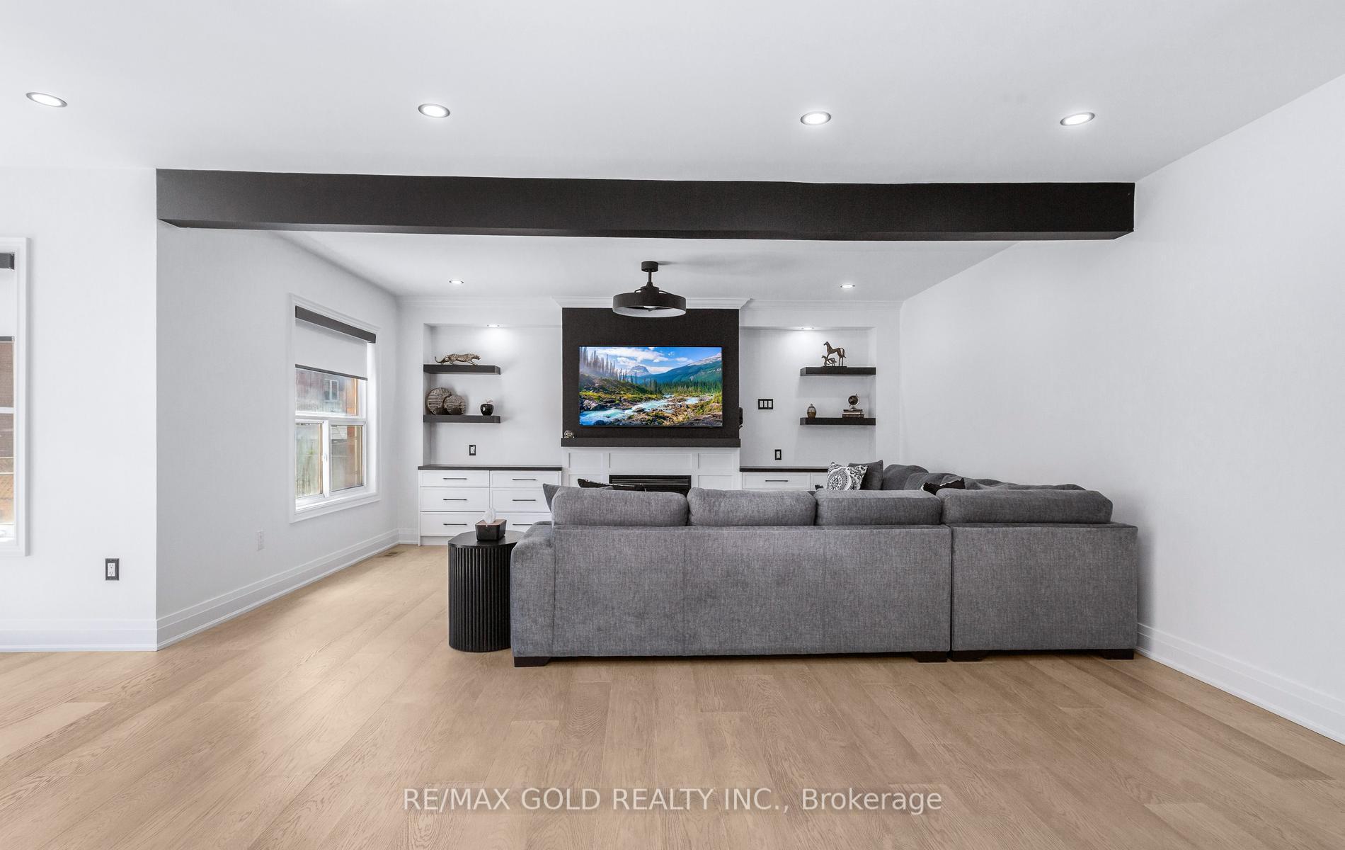 Photo 12 of 33 Nina Place, Brampton, Fletcher's Meadow — HOMEH