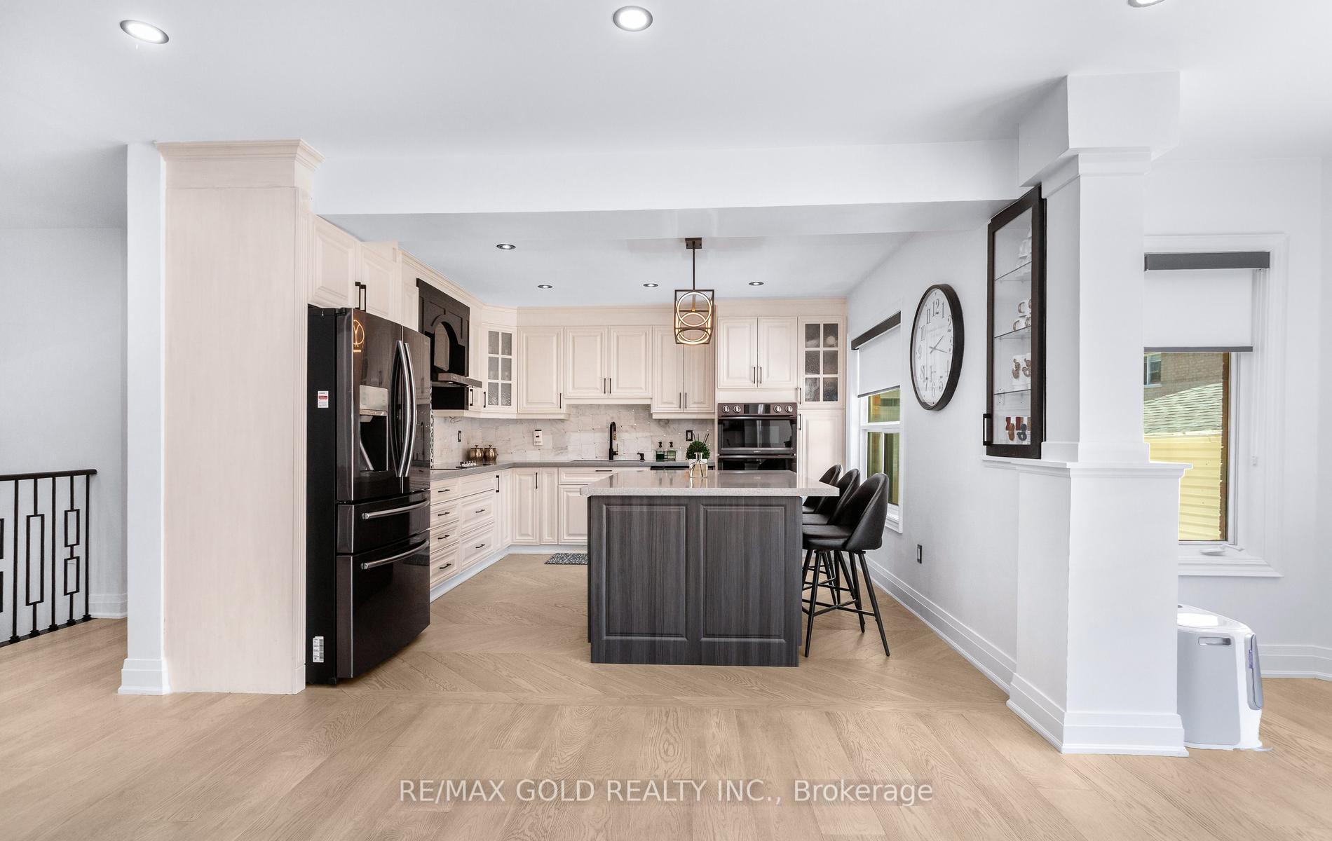 Photo 14 of 33 Nina Place, Brampton, Fletcher's Meadow — HOMEH