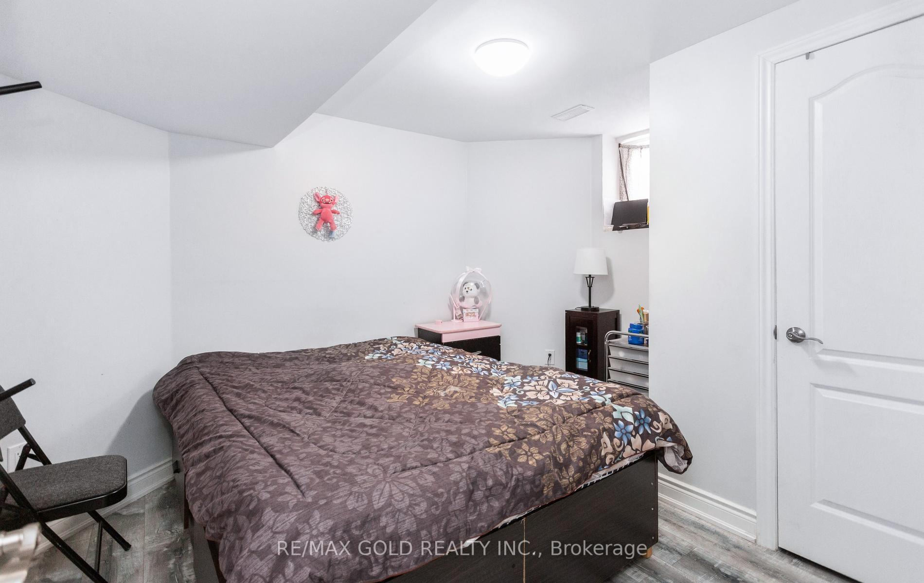 Photo 41 of 33 Nina Place, Brampton, Fletcher's Meadow — HOMEH