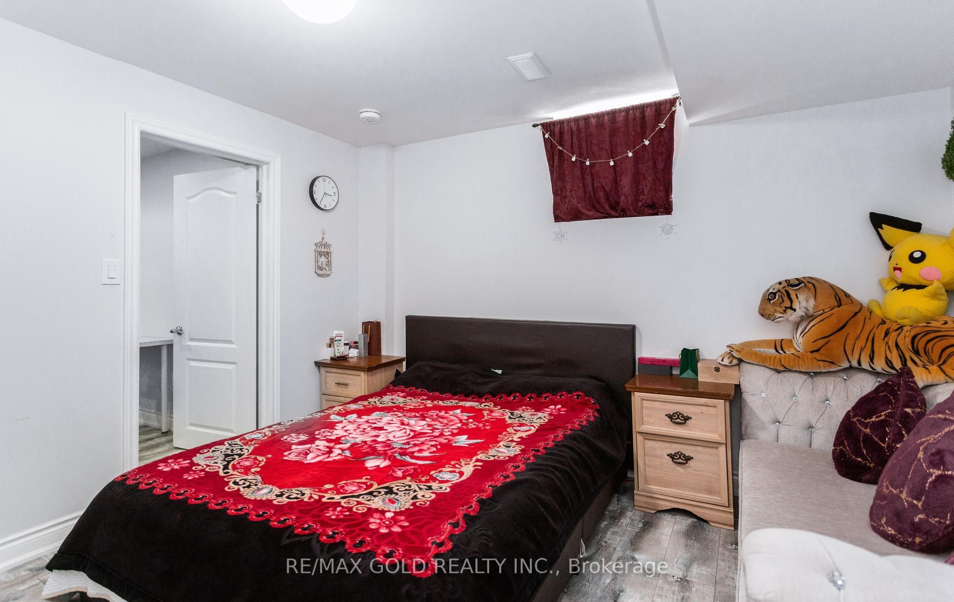 Photo 42 of 33 Nina Place, Brampton, Fletcher's Meadow — HOMEH