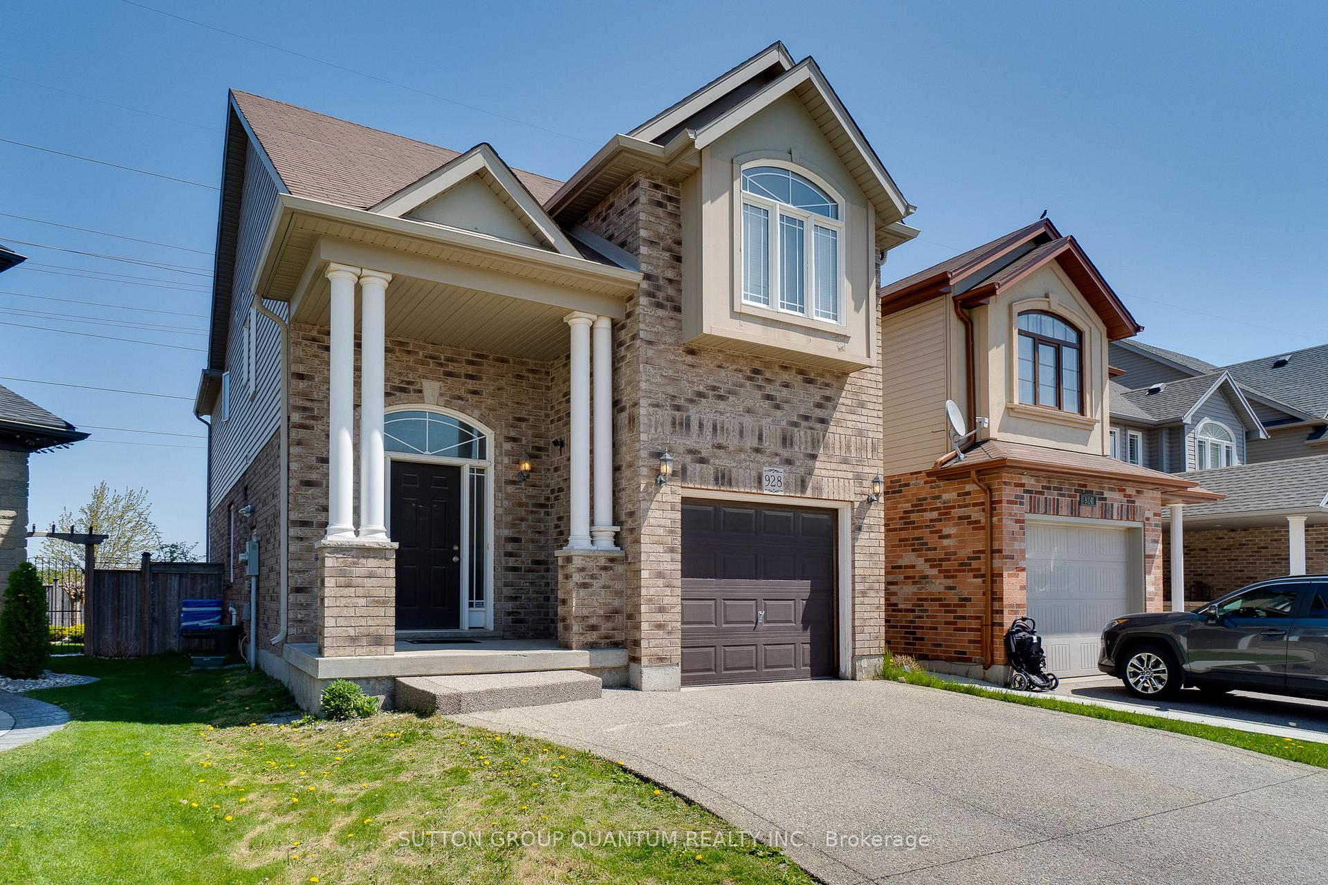 Photo 4 of 928 Dunblane Court, Kitchener, Huron Park — HOMEH