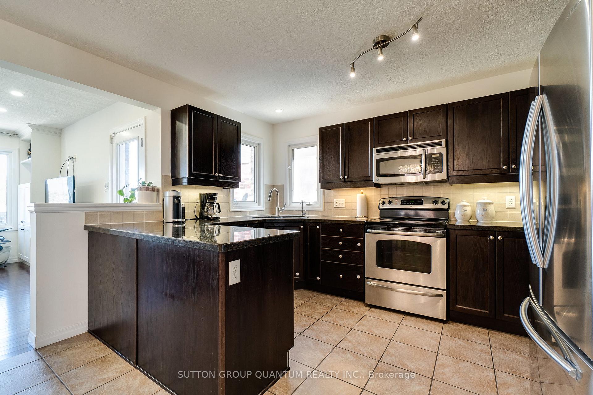 Photo 16 of 928 Dunblane Court, Kitchener, Huron Park — HOMEH