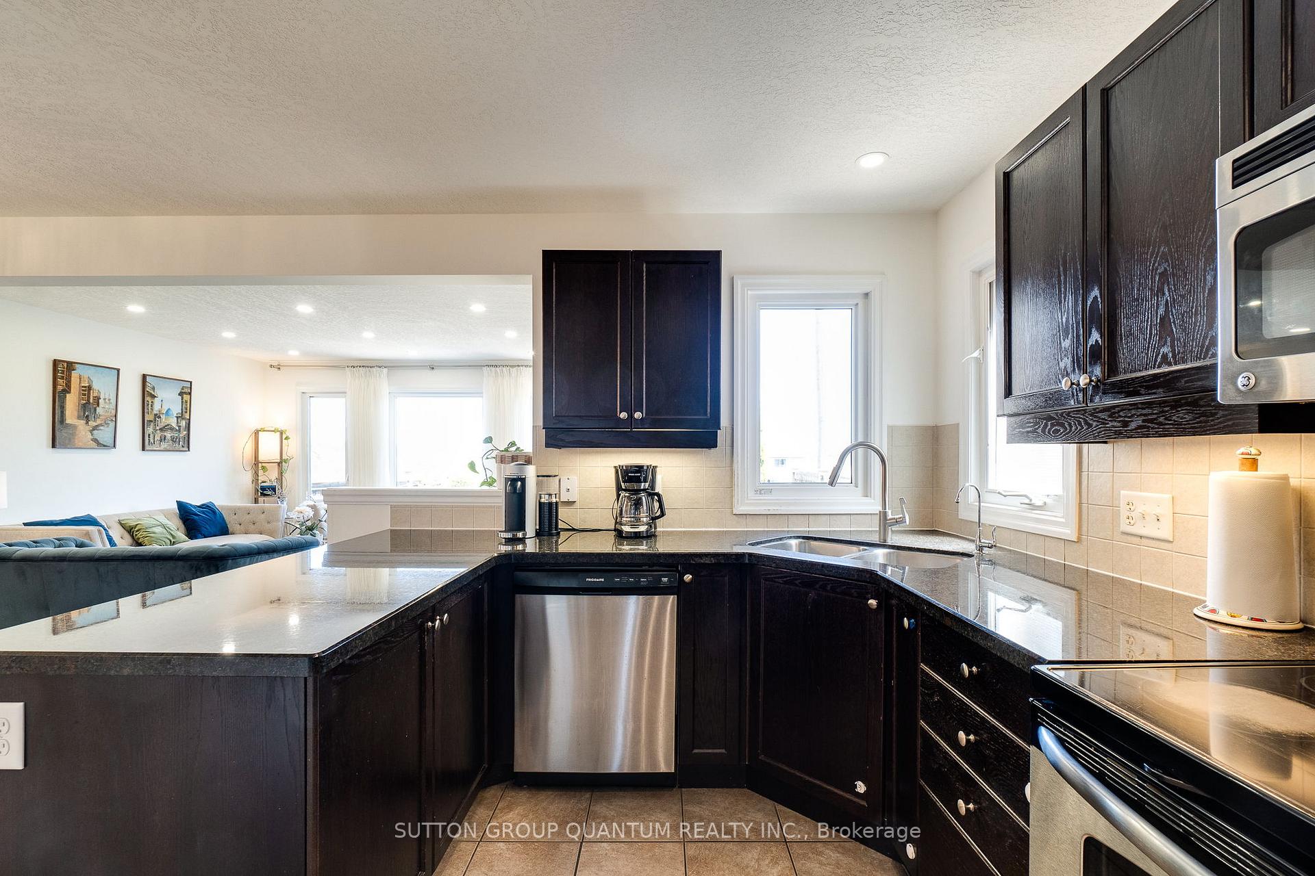 Photo 18 of 928 Dunblane Court, Kitchener, Huron Park — HOMEH