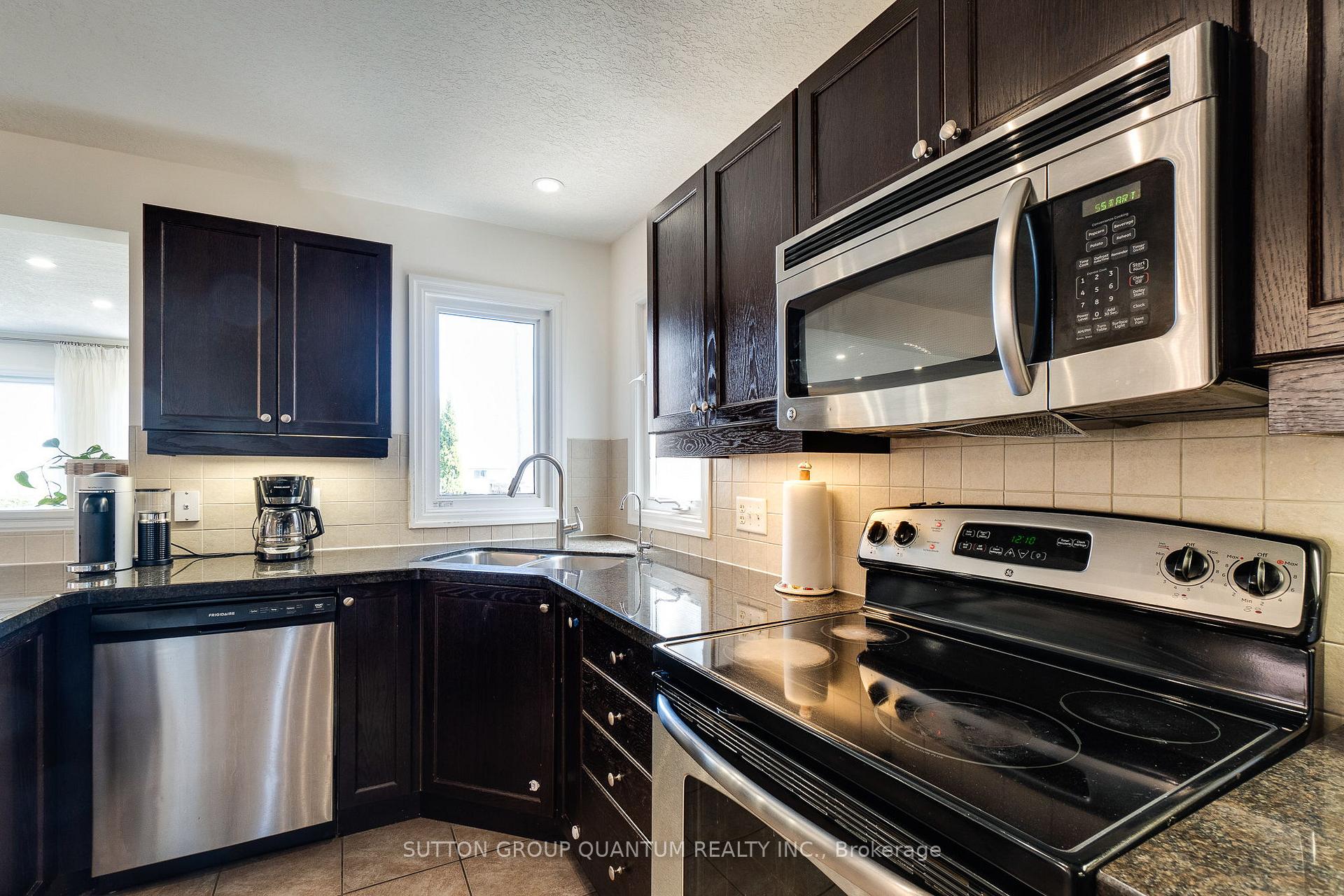 Photo 19 of 928 Dunblane Court, Kitchener, Huron Park — HOMEH