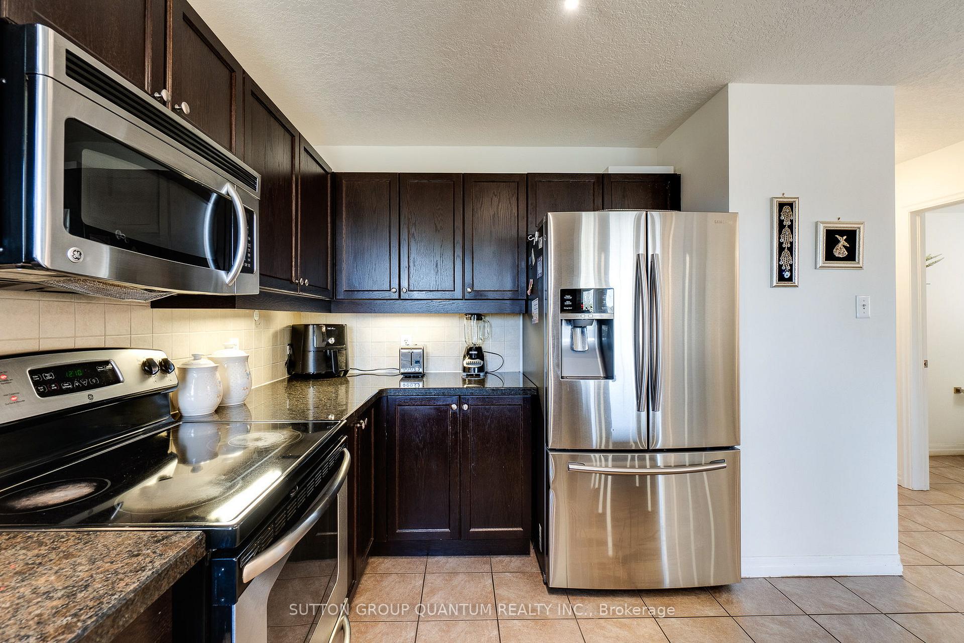 Photo 21 of 928 Dunblane Court, Kitchener, Huron Park — HOMEH