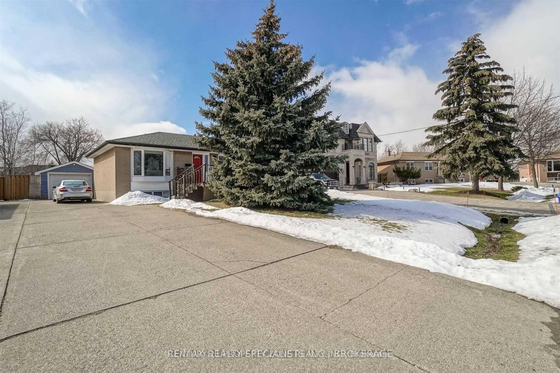 Front of Unit (Lower Level), 556 Sherin Drive