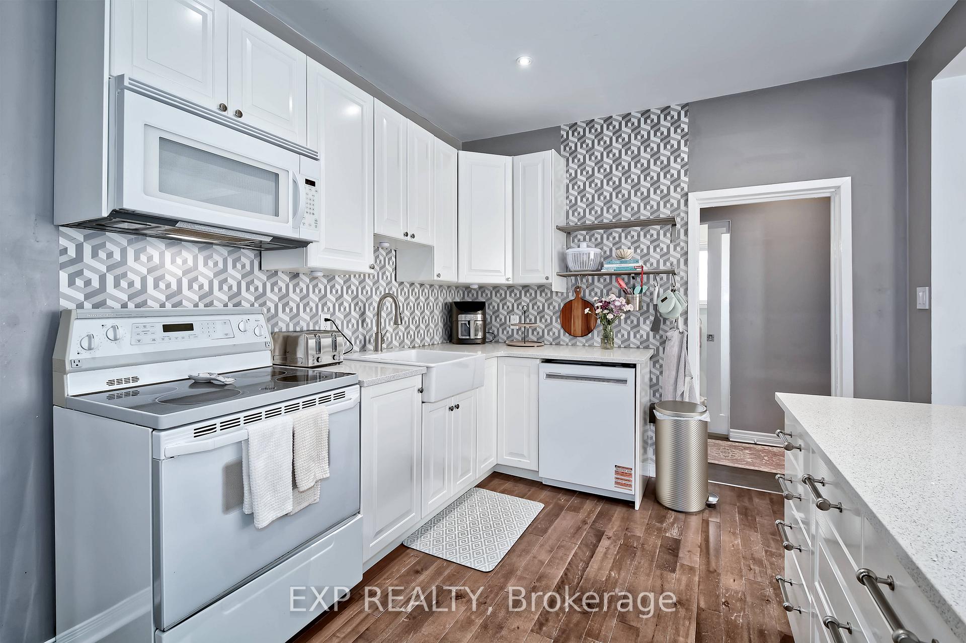 Photo 11 of 49 Euclid Avenue, London, South F — HOMEH