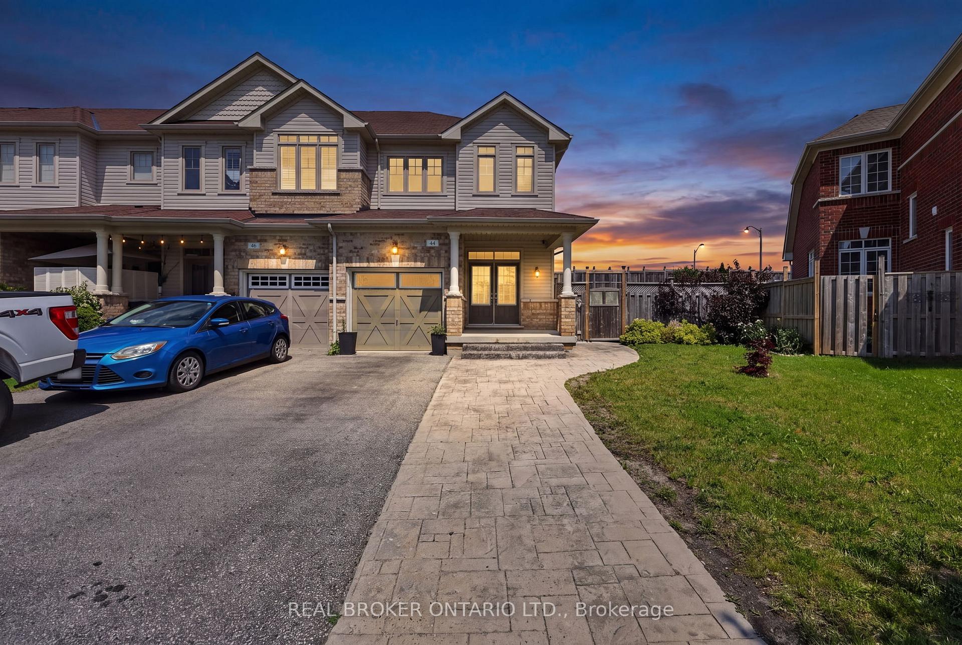 Photo 1 of 44 Pearcey Crescent, Barrie, Bayfield — HOMEH