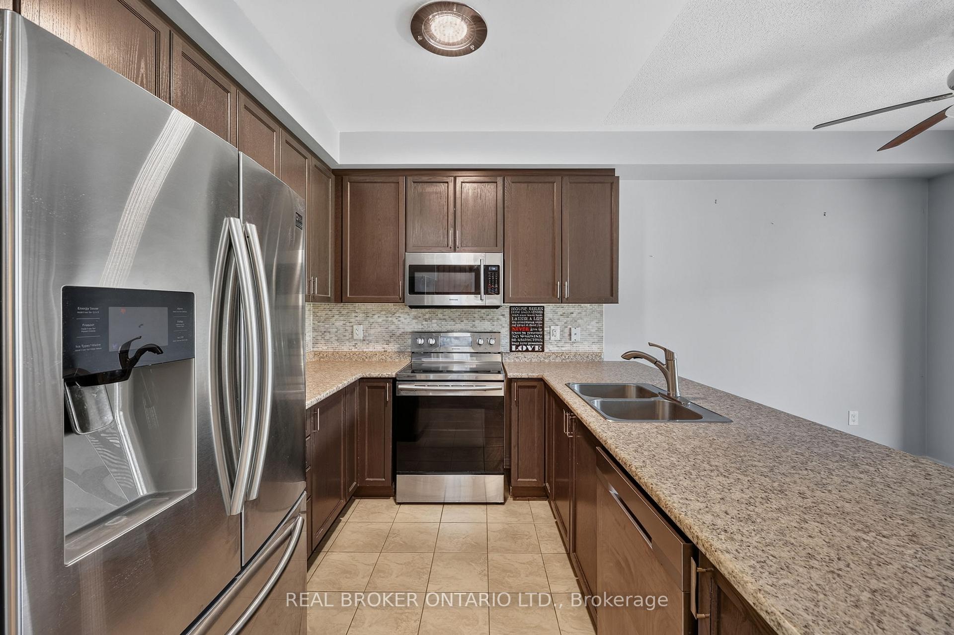 Photo 10 of 44 Pearcey Crescent, Barrie, Bayfield — HOMEH