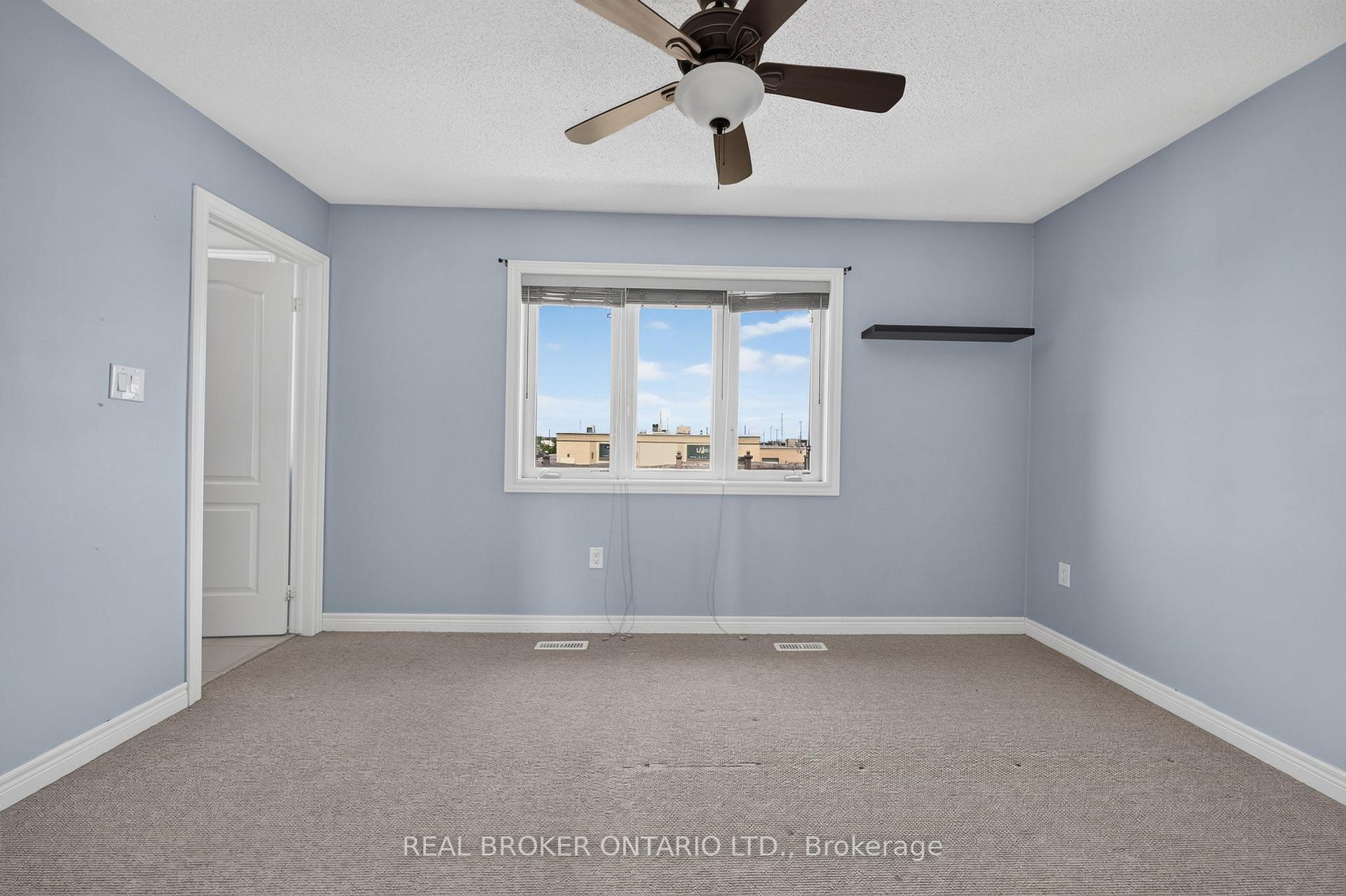 Photo 16 of 44 Pearcey Crescent, Barrie, Bayfield — HOMEH
