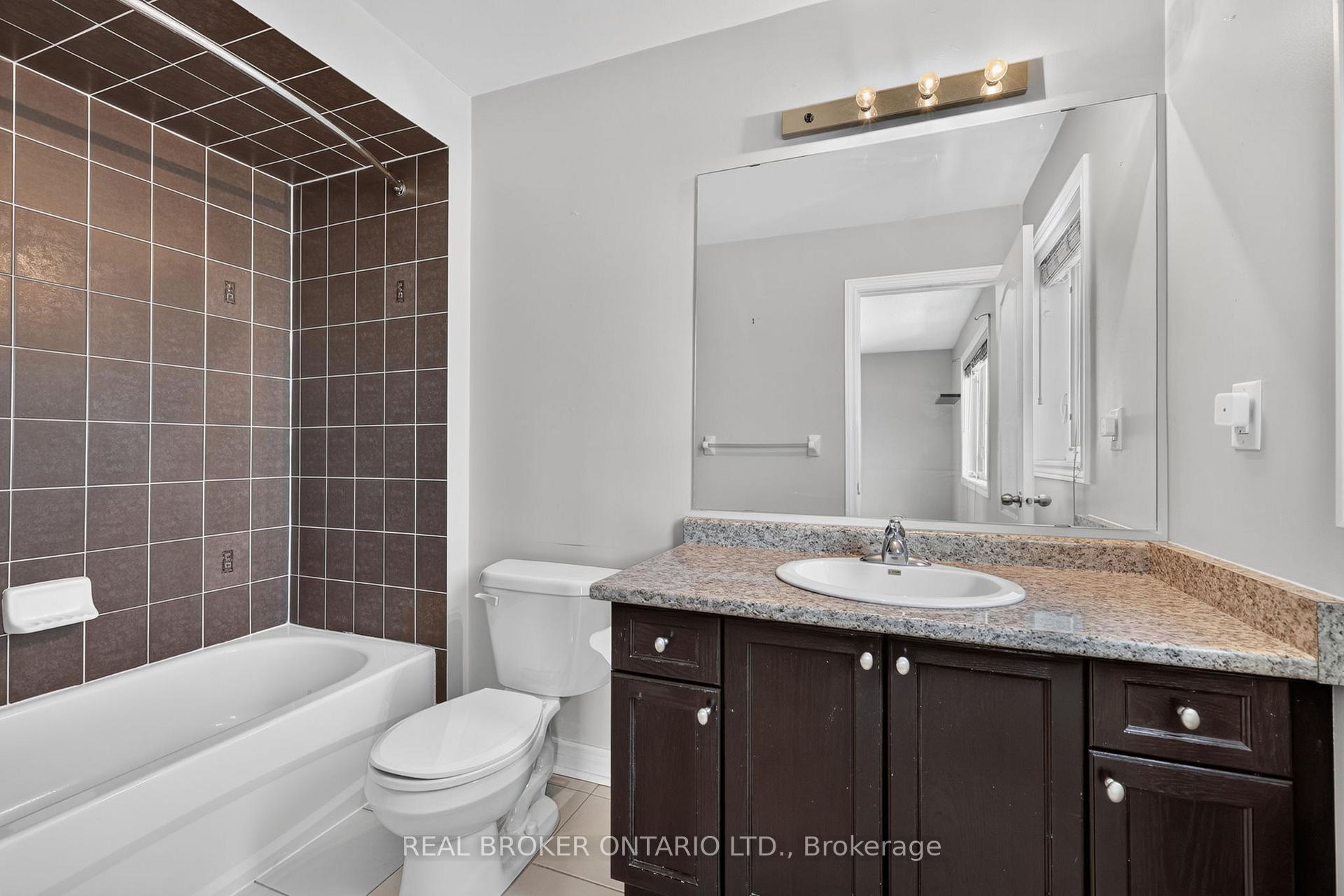 Photo 20 of 44 Pearcey Crescent, Barrie, Bayfield — HOMEH