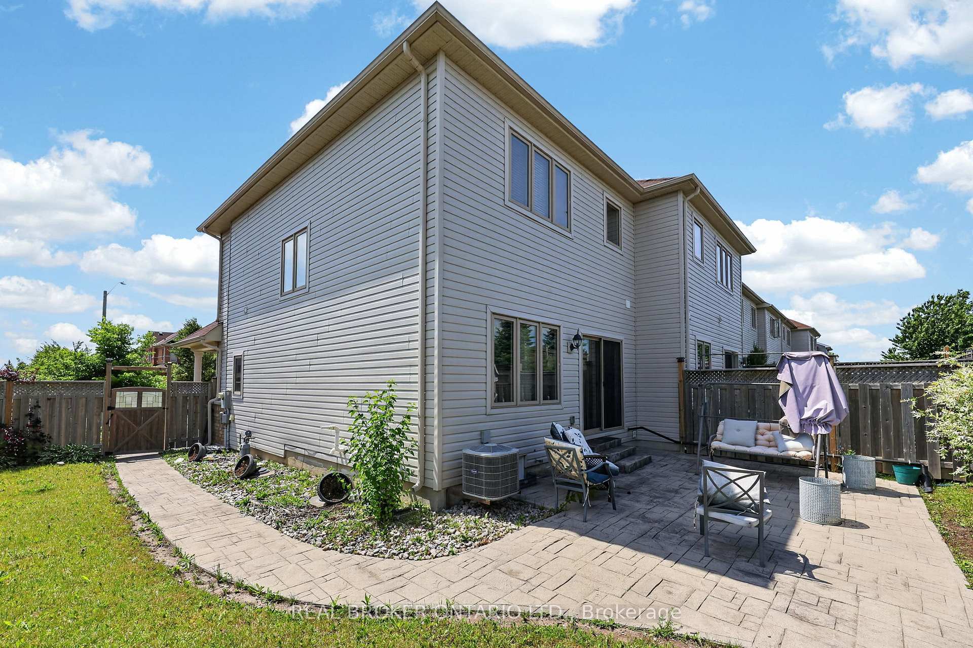 Photo 30 of 44 Pearcey Crescent, Barrie, Bayfield — HOMEH